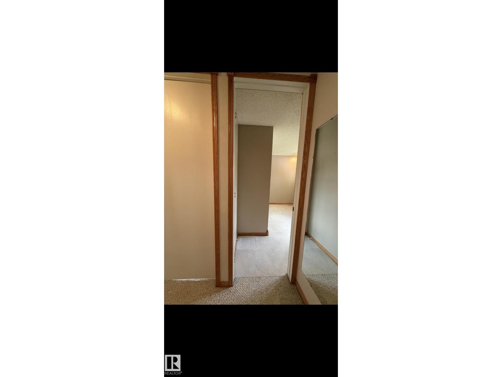 4118 46 ST - 33