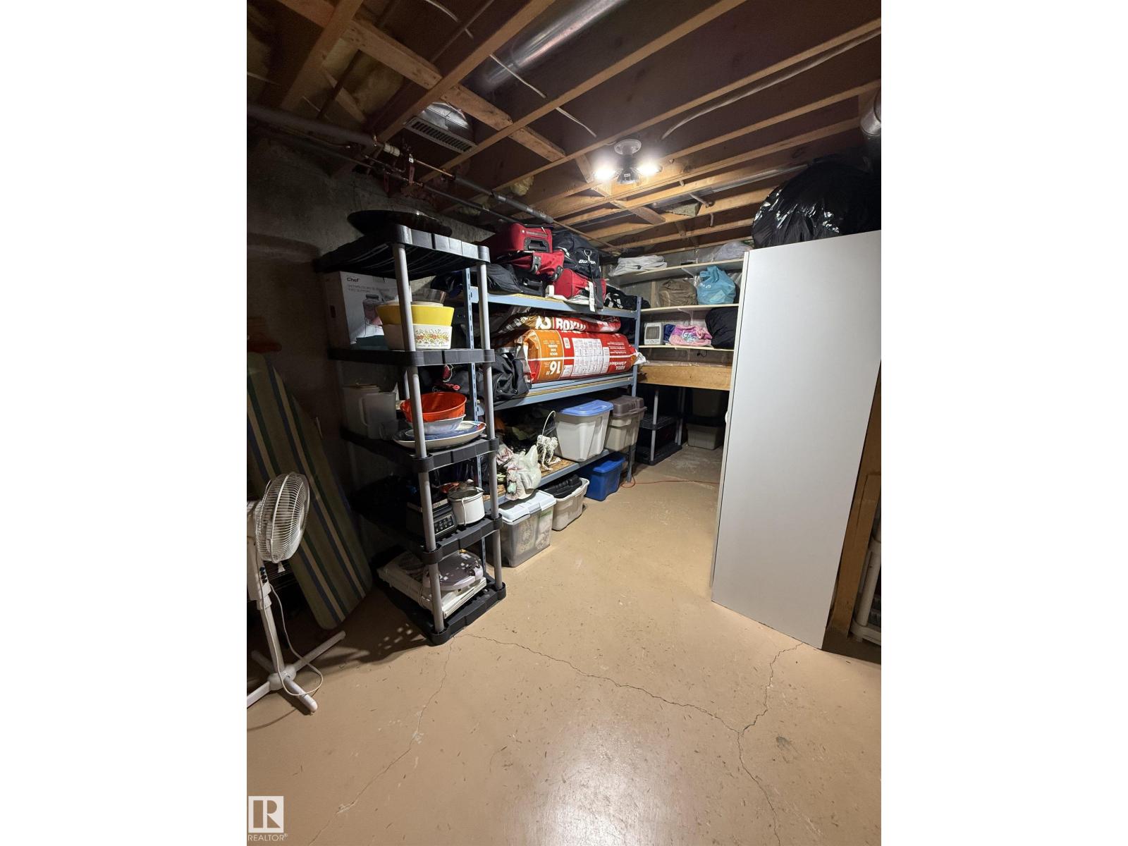 4118 46 ST - 39