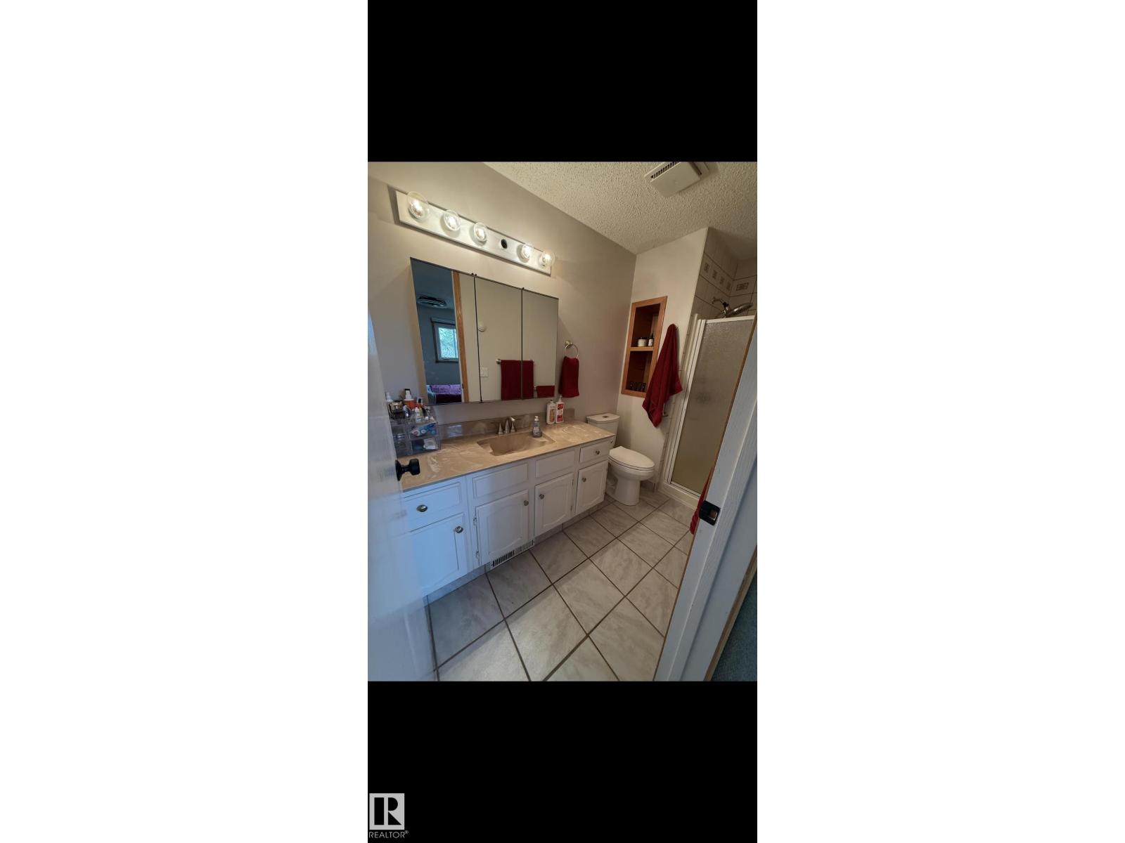 4118 46 ST — photo 31