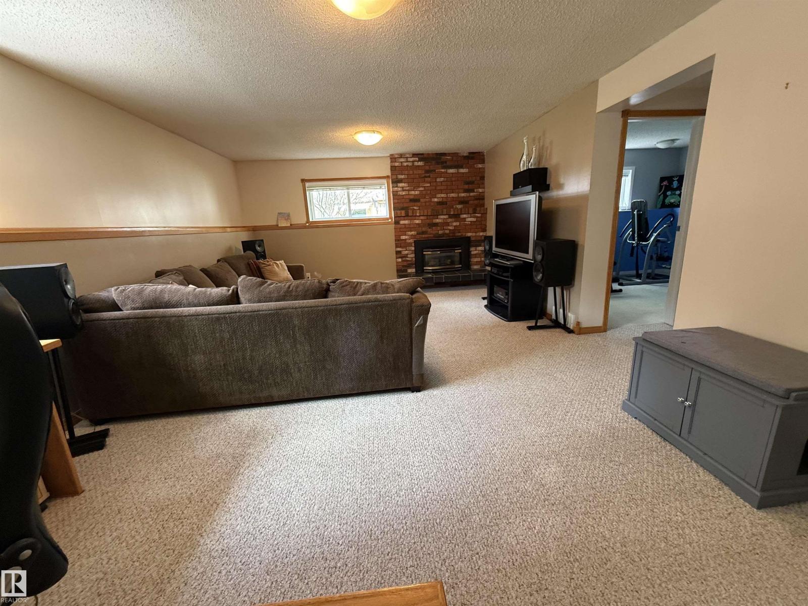 4118 46 ST - 51