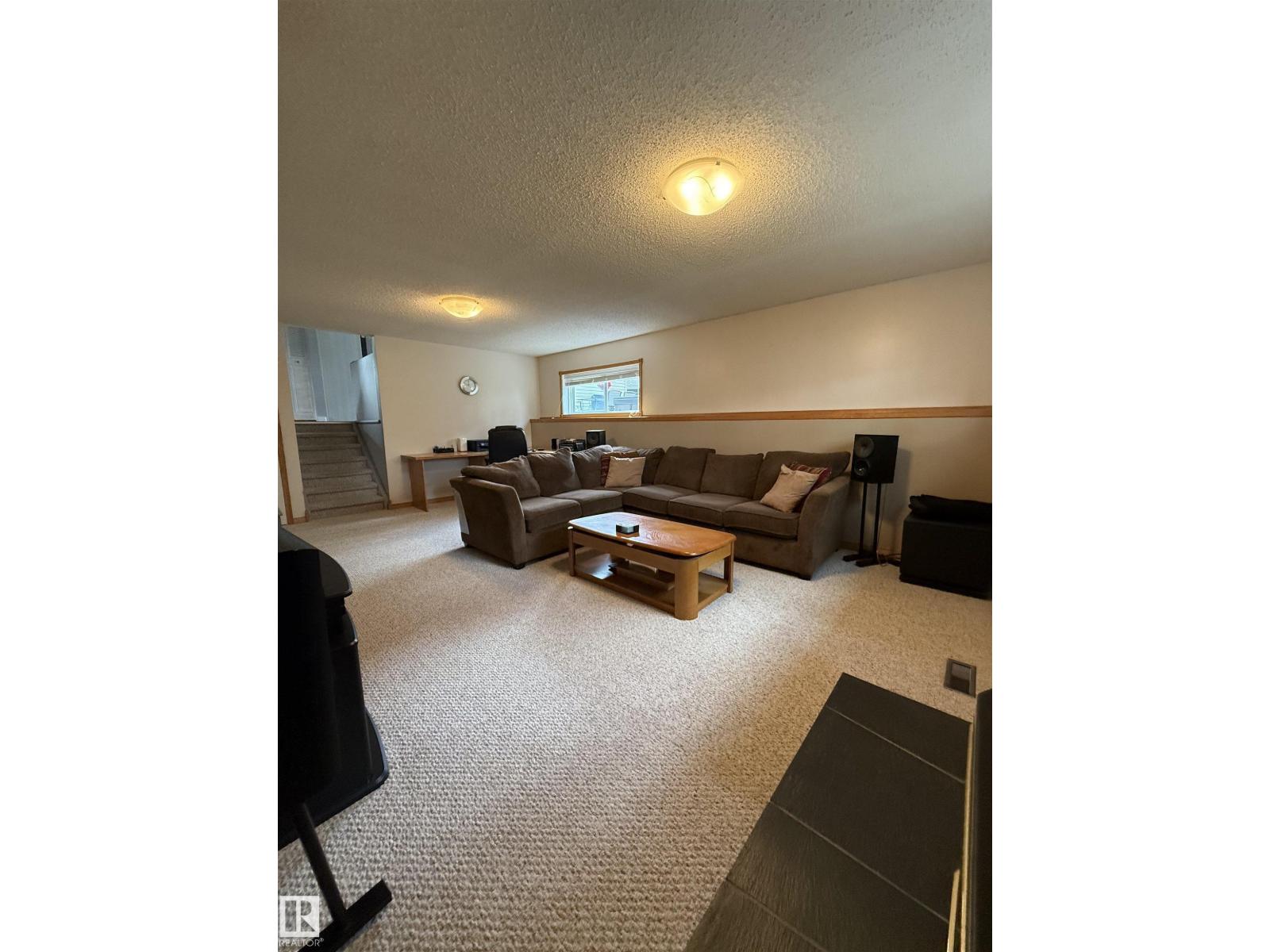 4118 46 ST - 53