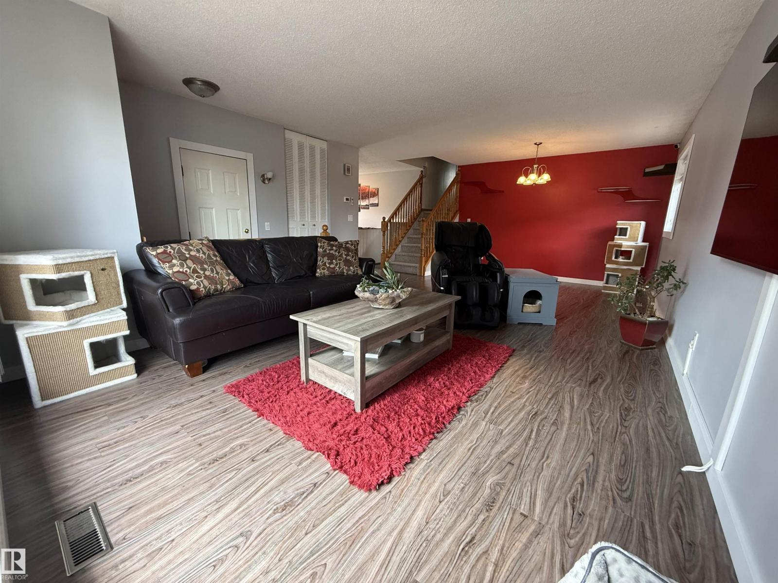 4118 46 ST - 58