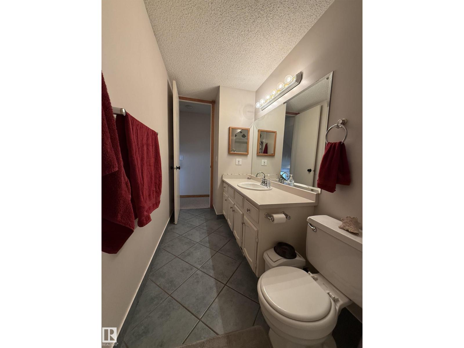 4118 46 ST - 66