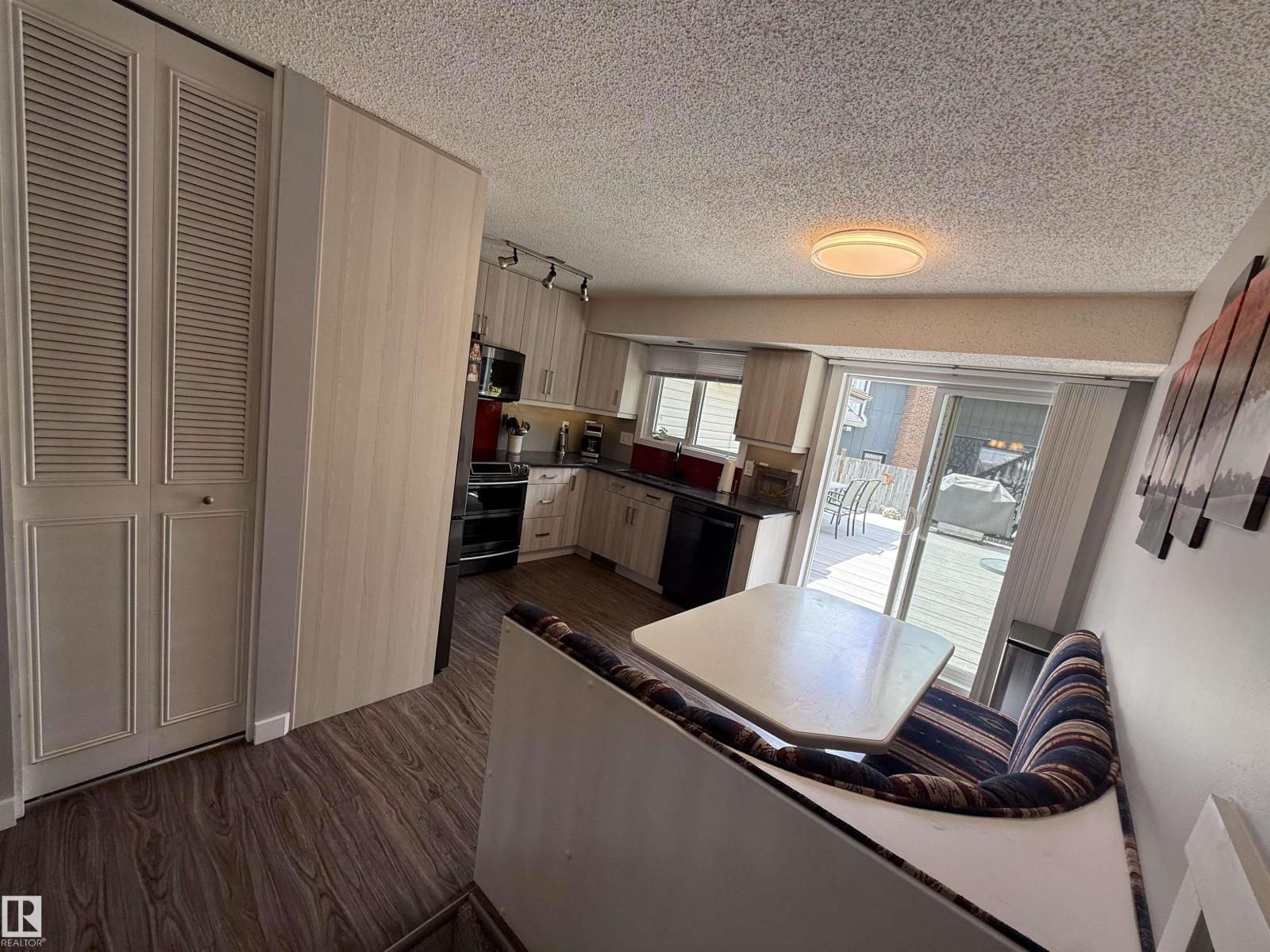 4118 46 ST - 59