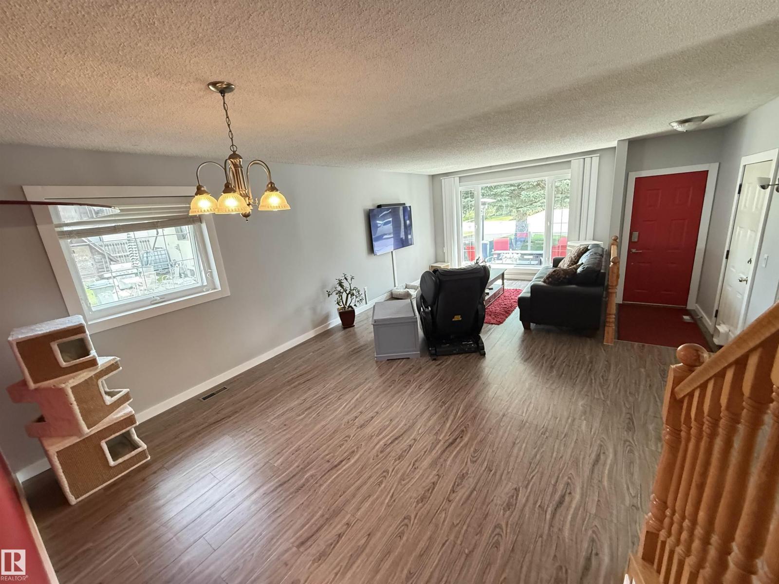 4118 46 ST - 60