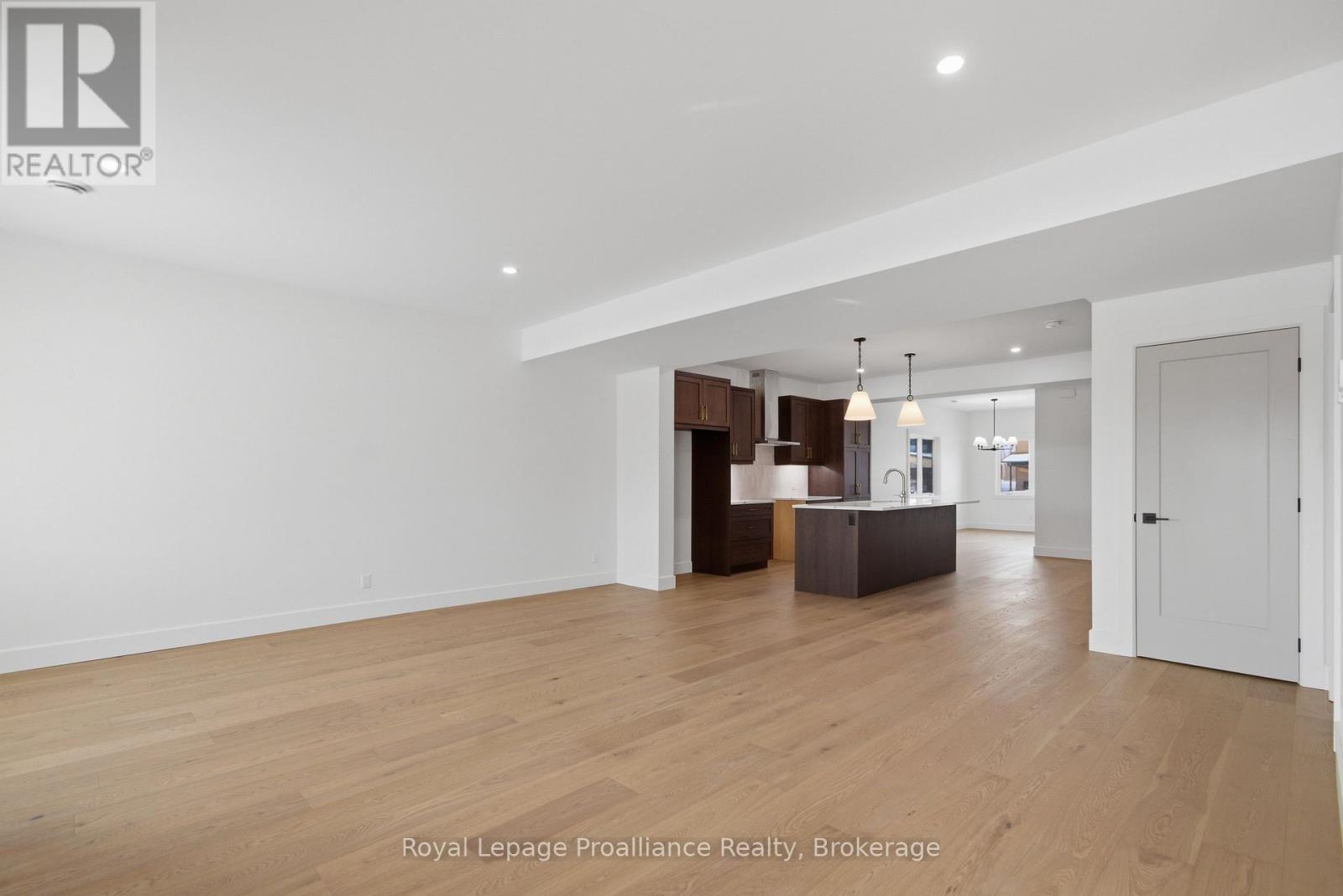 39 FRASER DRIVE - 16