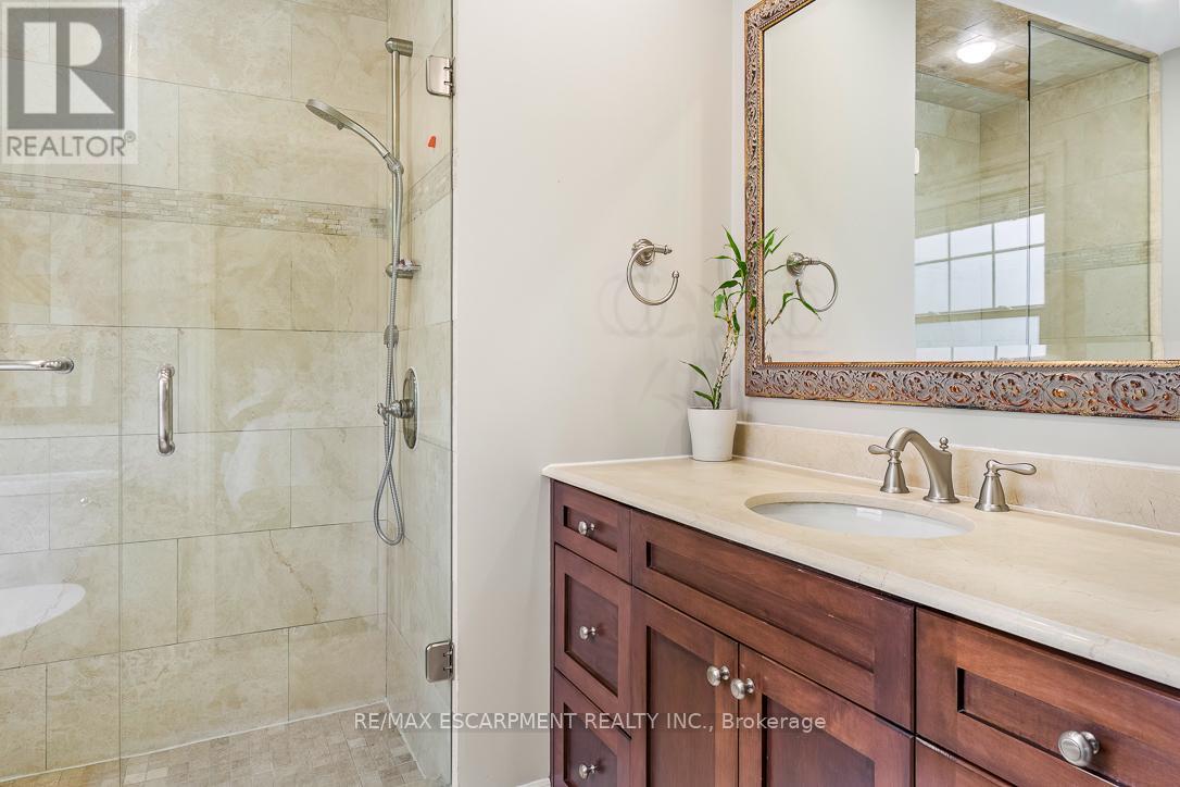 996 CRESTHAMPTON LANE - 25