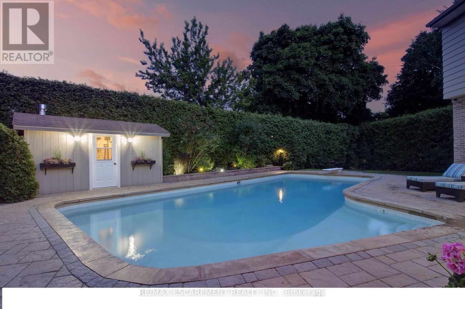 996 CRESTHAMPTON LANE - 44