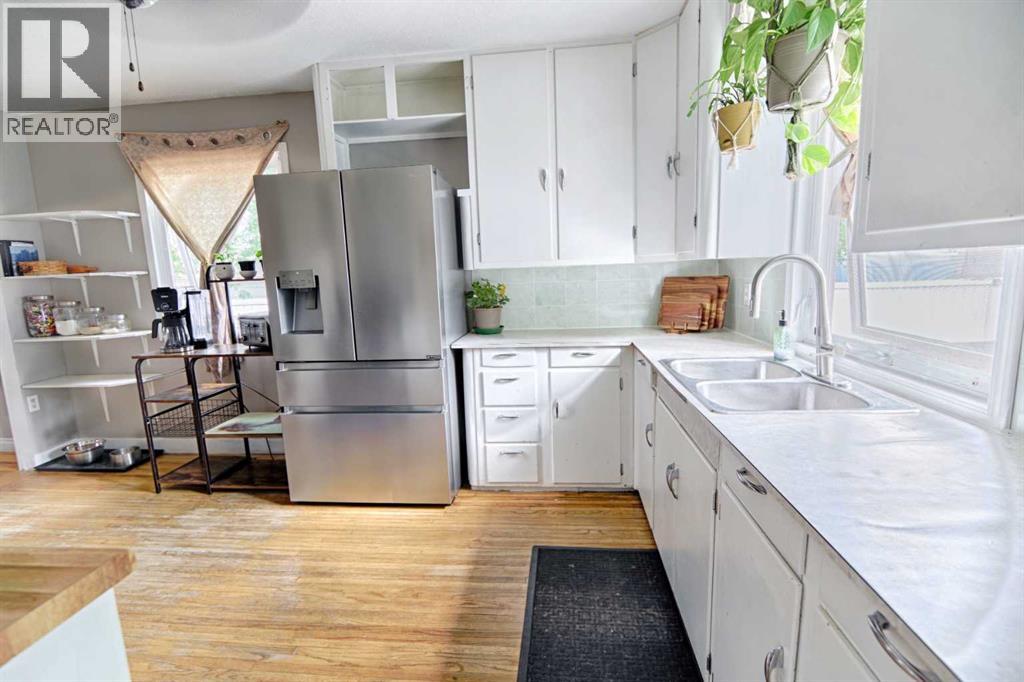 210 7 Street N - 11