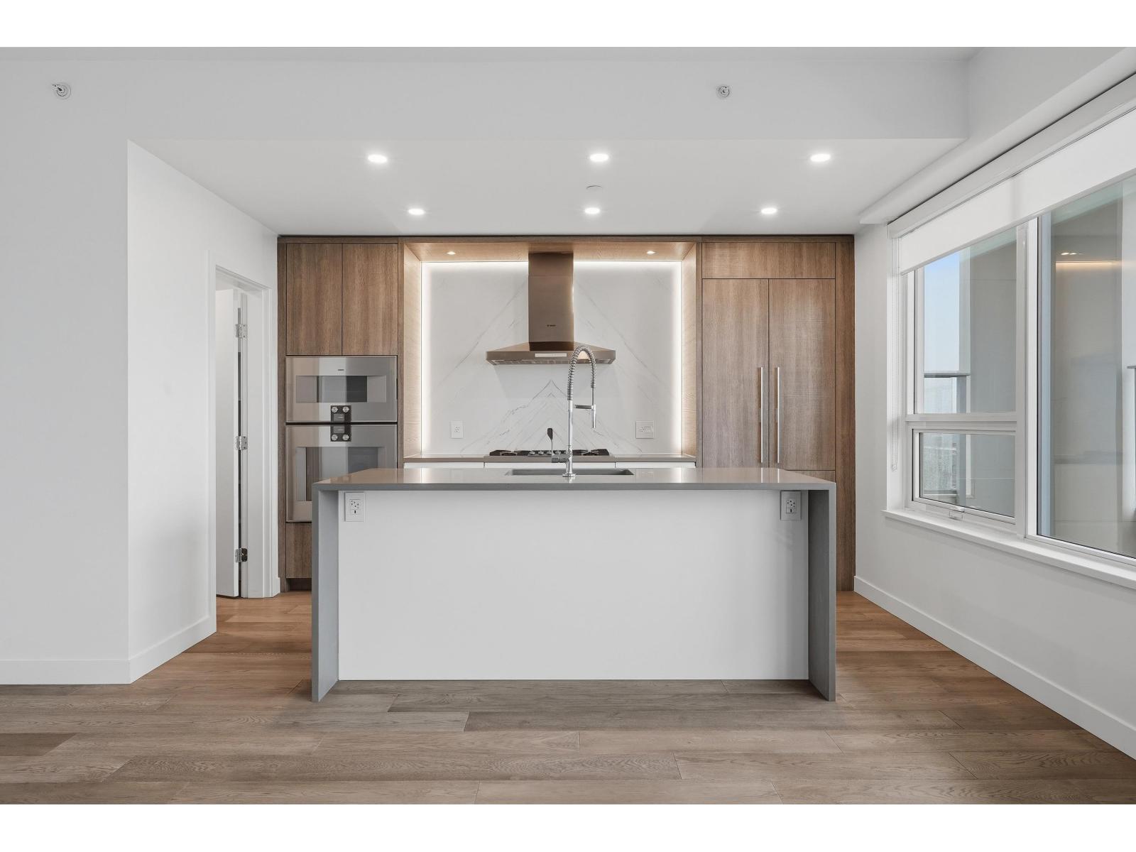 1302 1441 JOHNSTON ROAD, White Rock