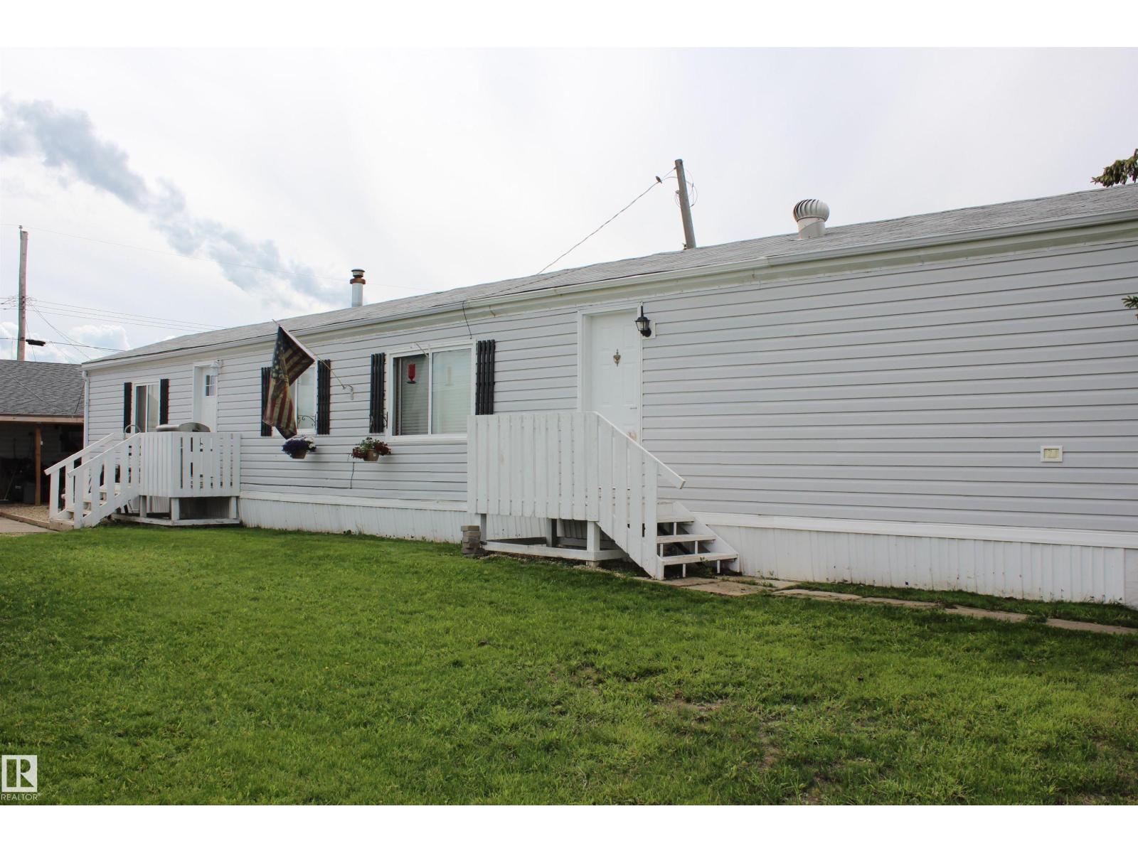 4839 49 AV - Image 25