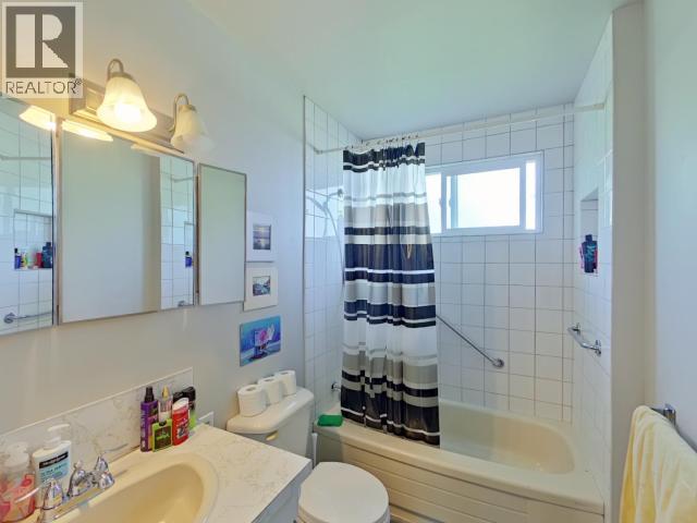 4679 FERNWOOD AVE, Powell River