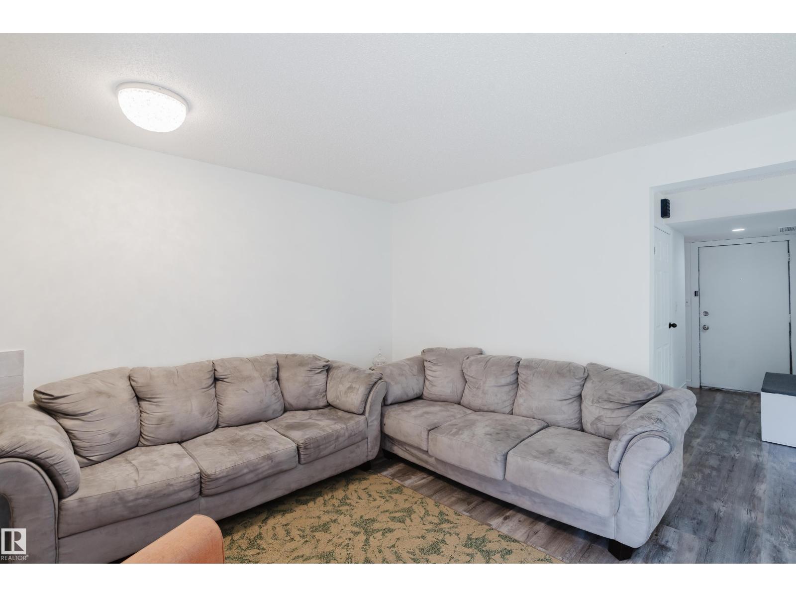 14610 121 ST NW - 19