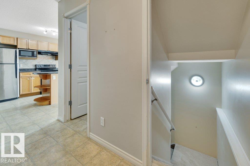 152 KEYSTONE CR — photo 35