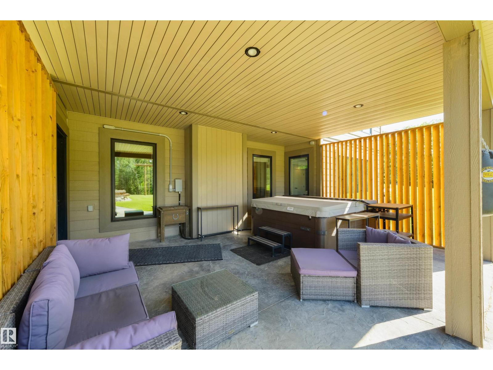 #21 53412 RGE ROAD 272 - 52
