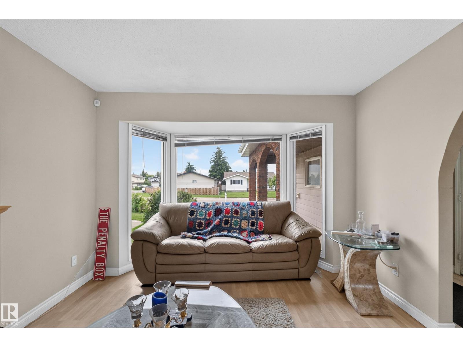 3841 62 ST NW - 14