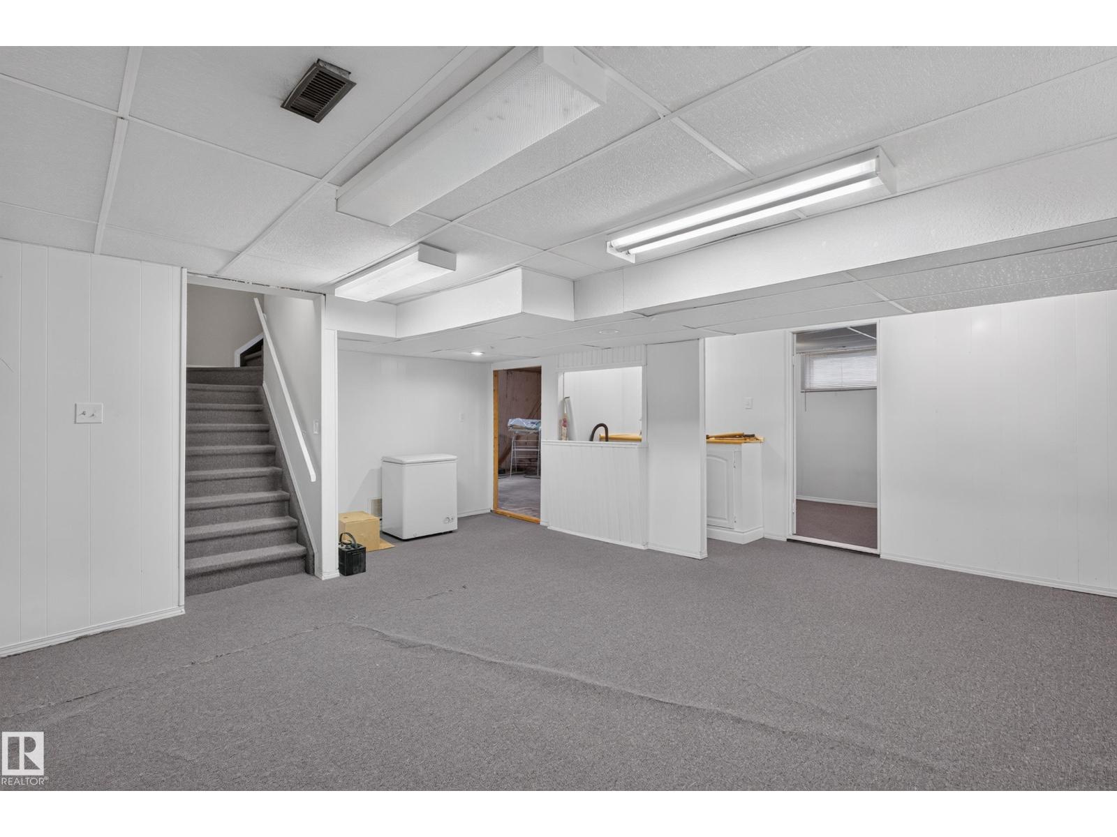 3841 62 ST NW - 61