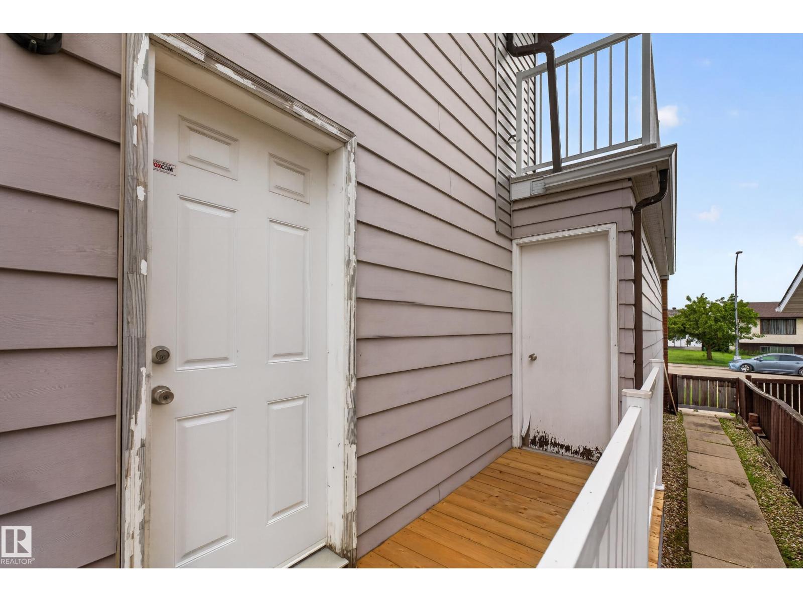 3841 62 ST NW - 60