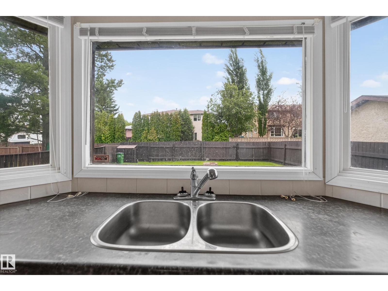 3841 62 ST NW - 27
