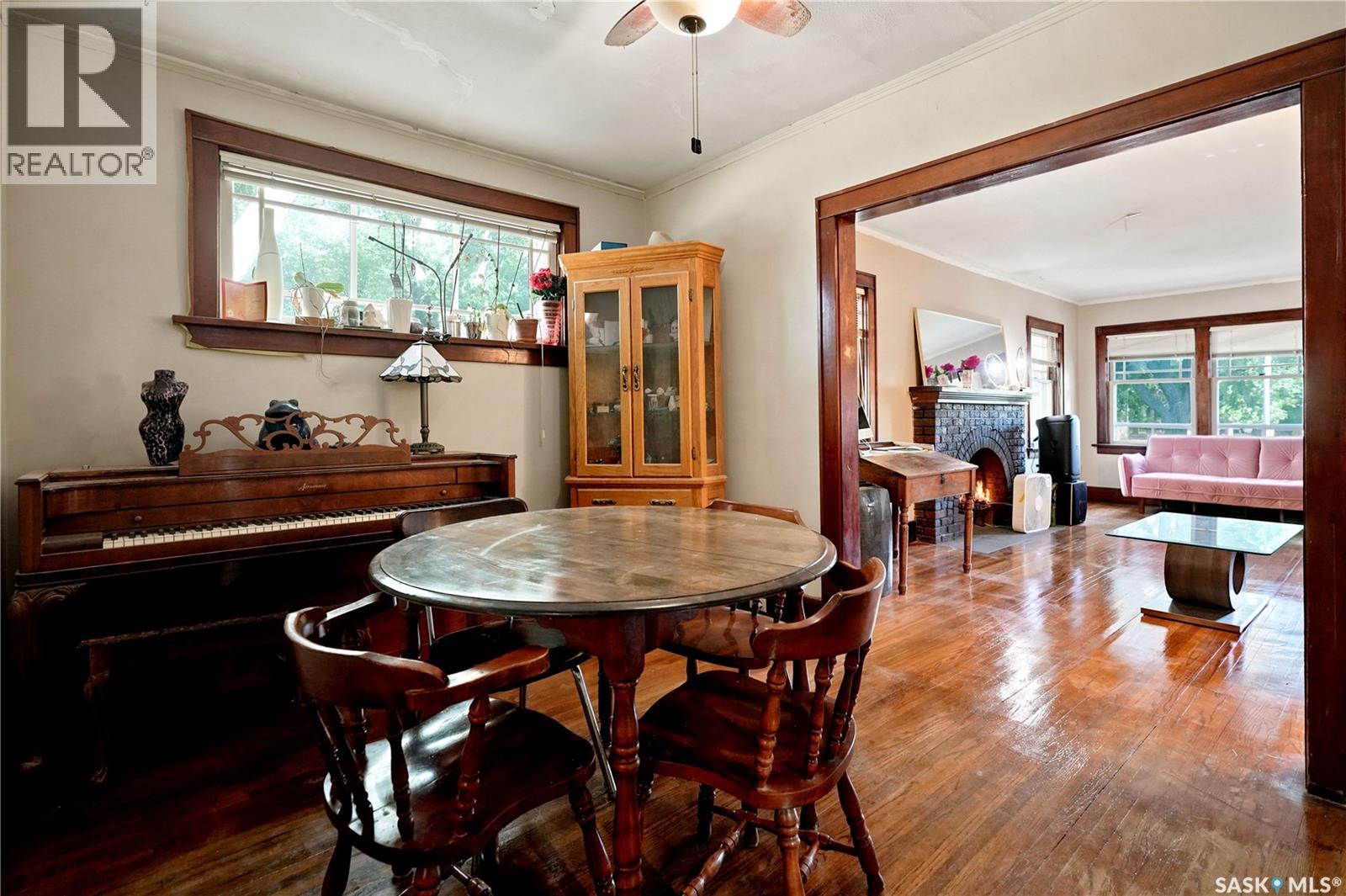 3300 Victoria AVENUE - 12
