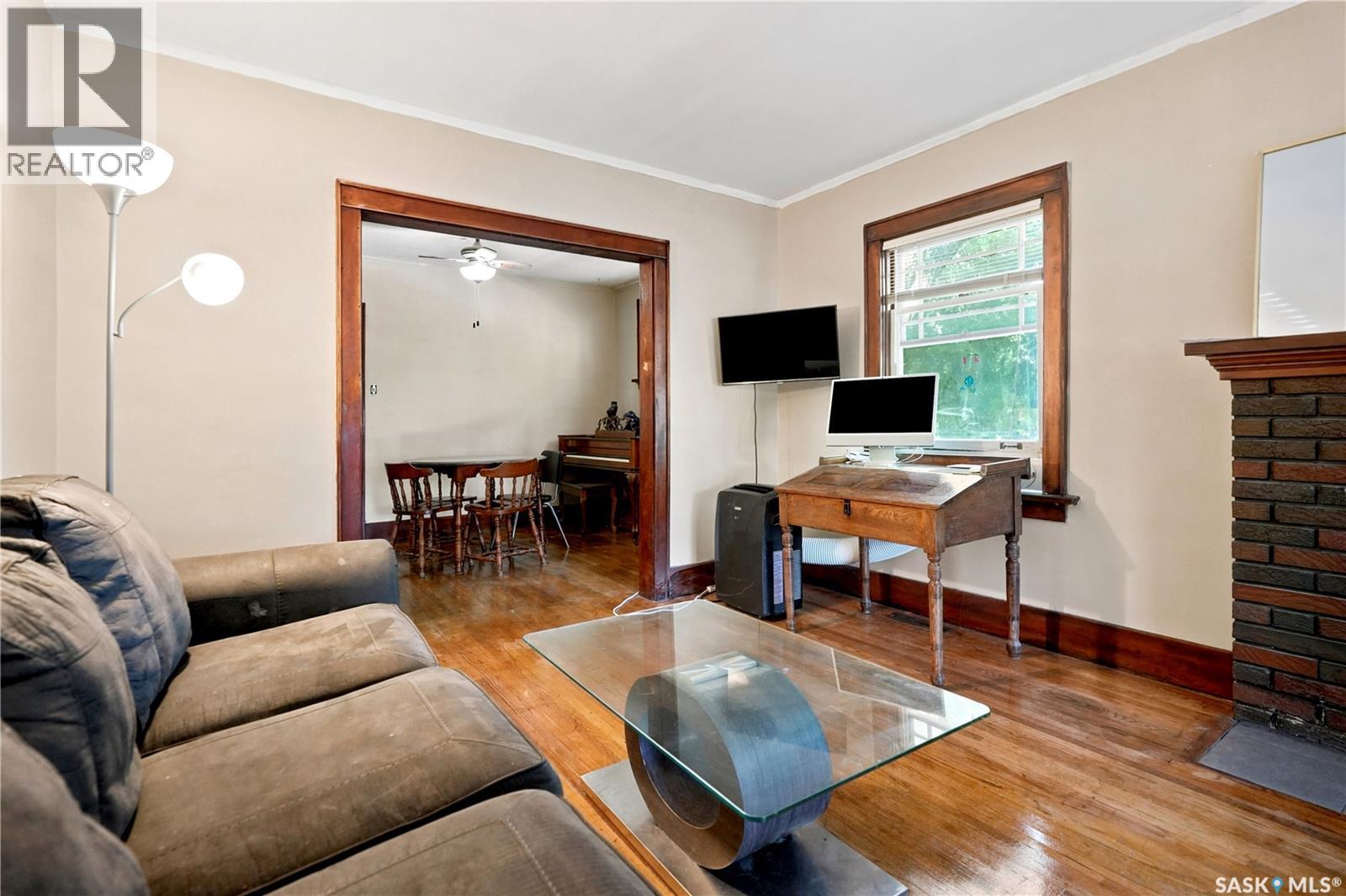3300 Victoria AVENUE - 8
