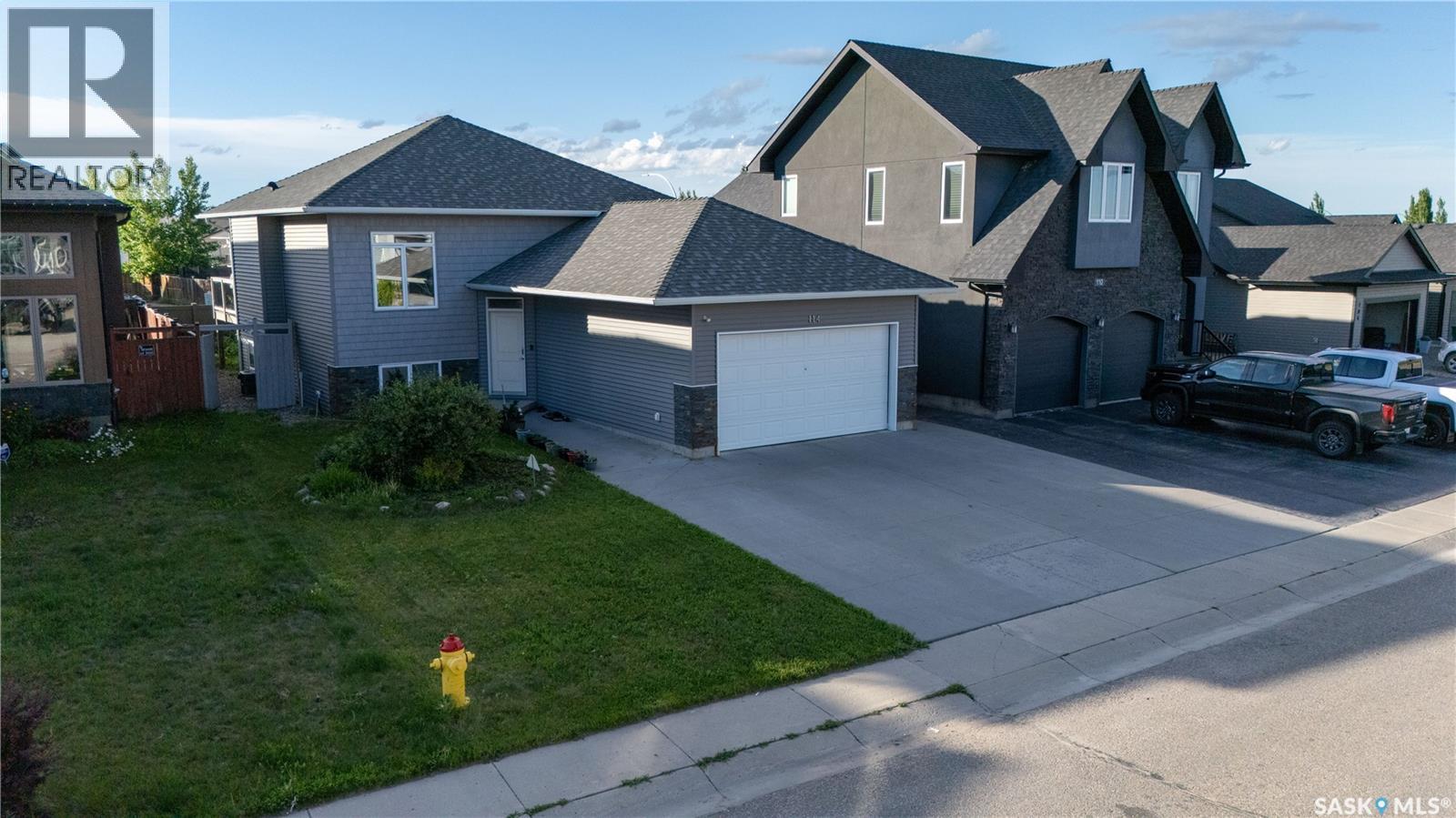 114 Pichler CRESCENT - 2