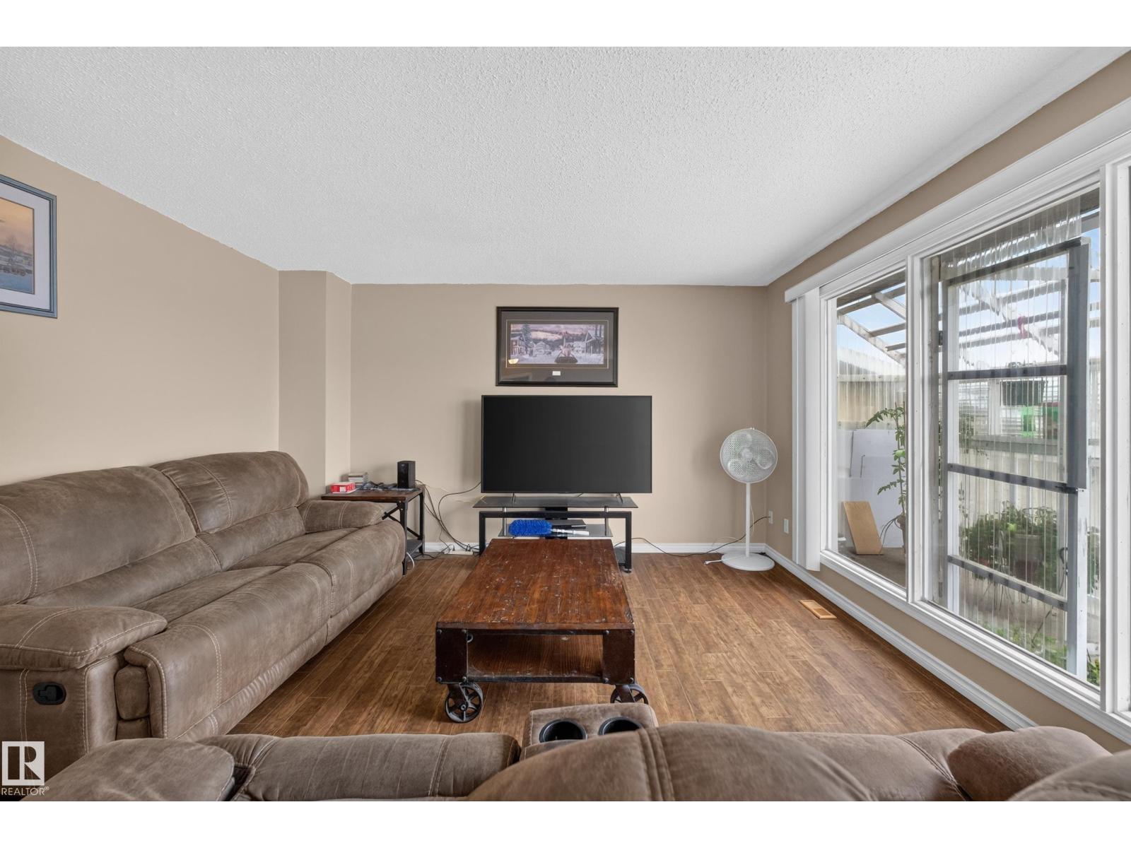 3841 62 ST NW - 34