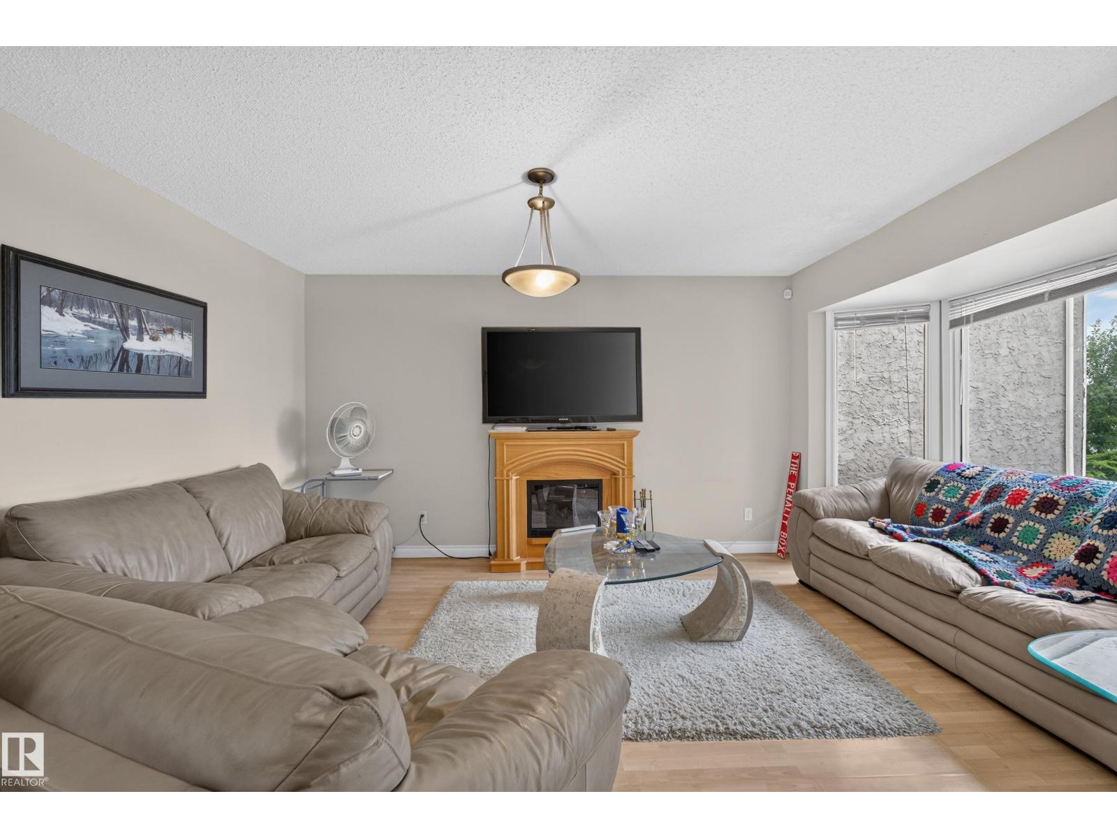 3841 62 ST NW - 13