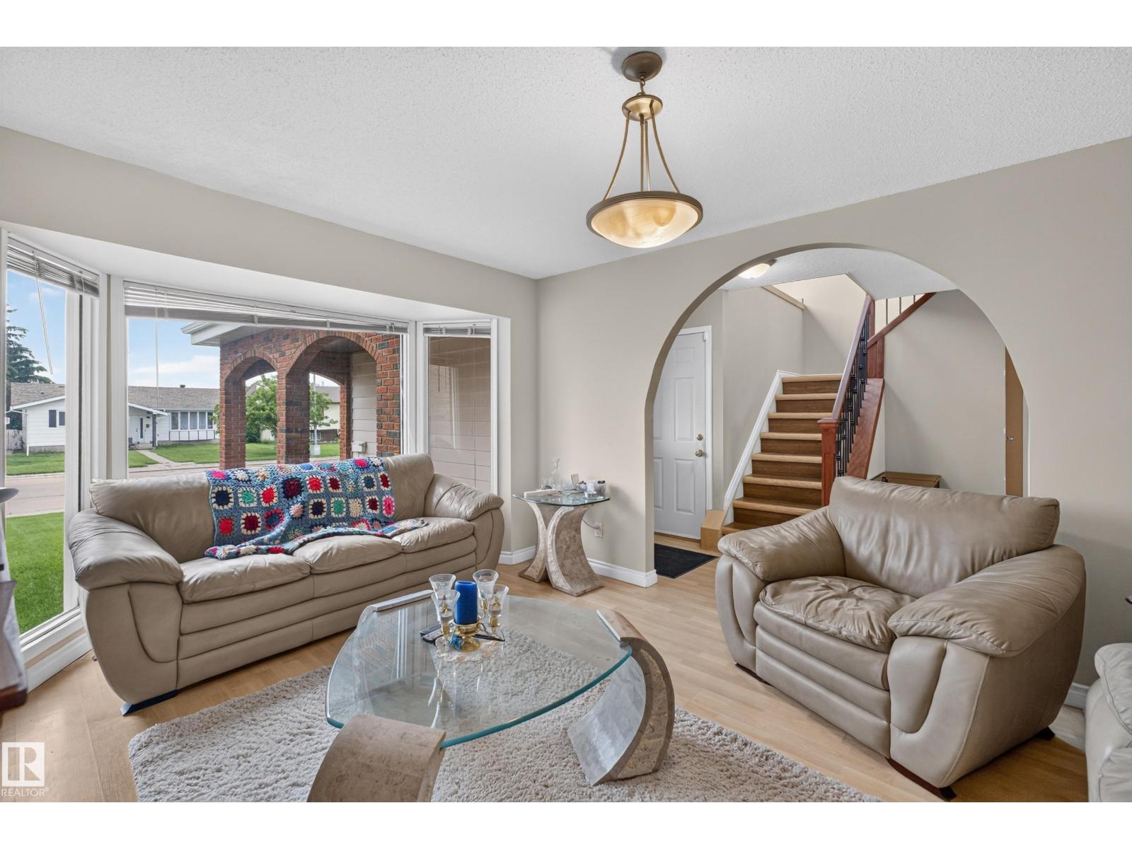 3841 62 ST NW - 15