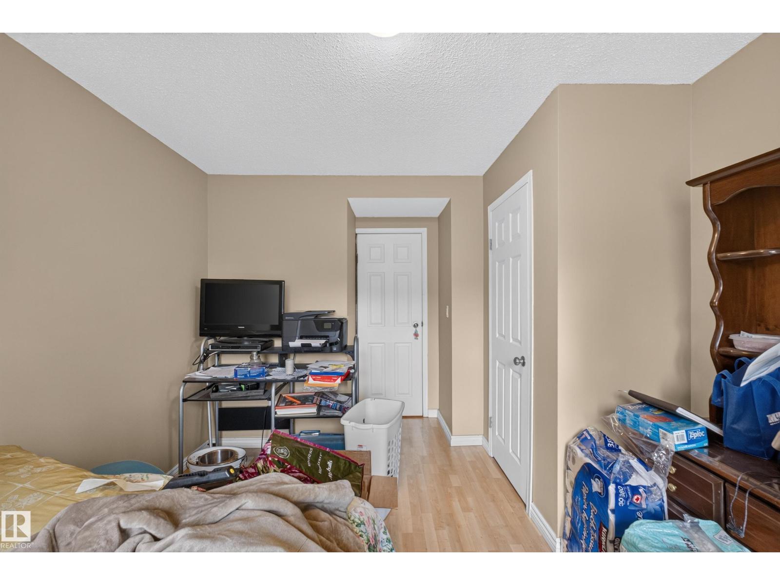 3841 62 ST NW - 19