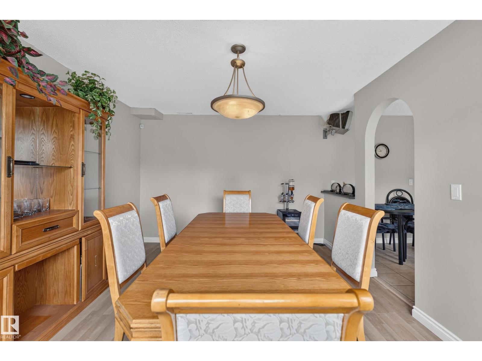 3841 62 ST NW - 29