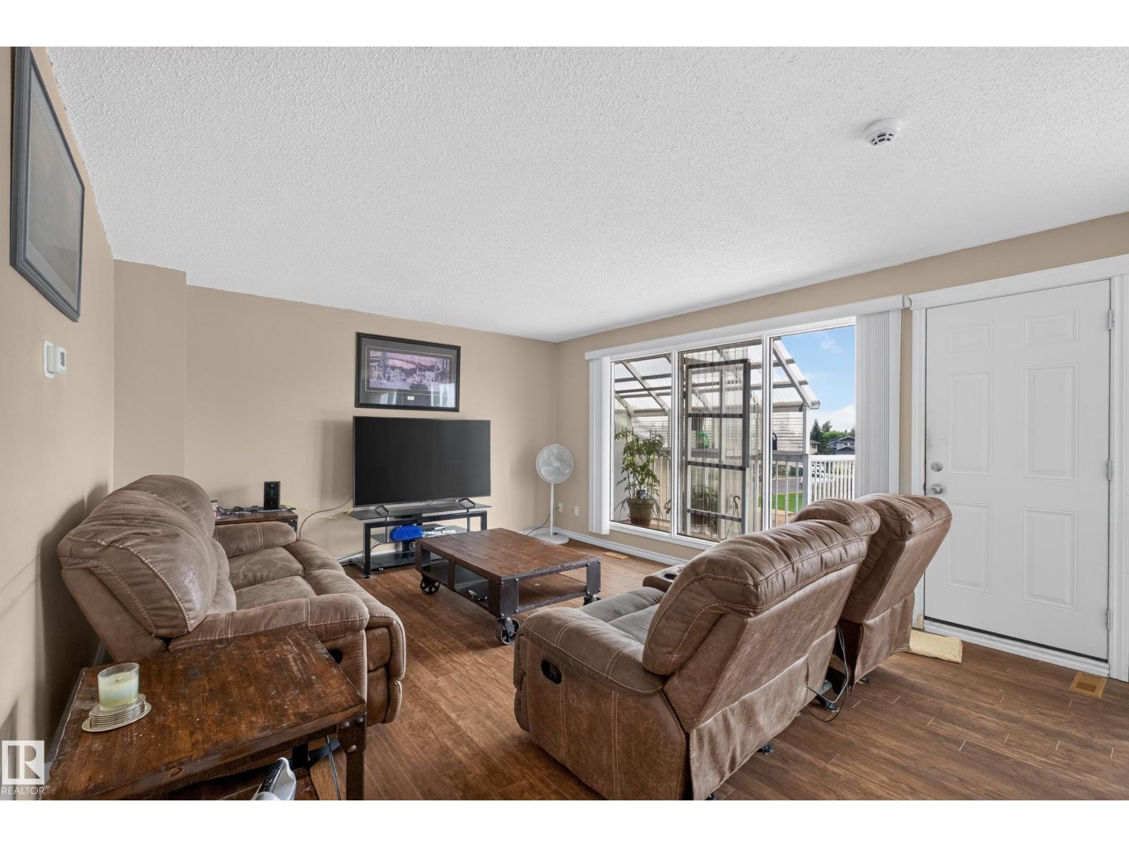 3841 62 ST NW - 33