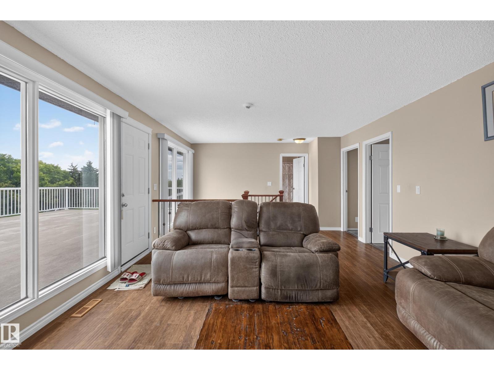 3841 62 ST NW - 36