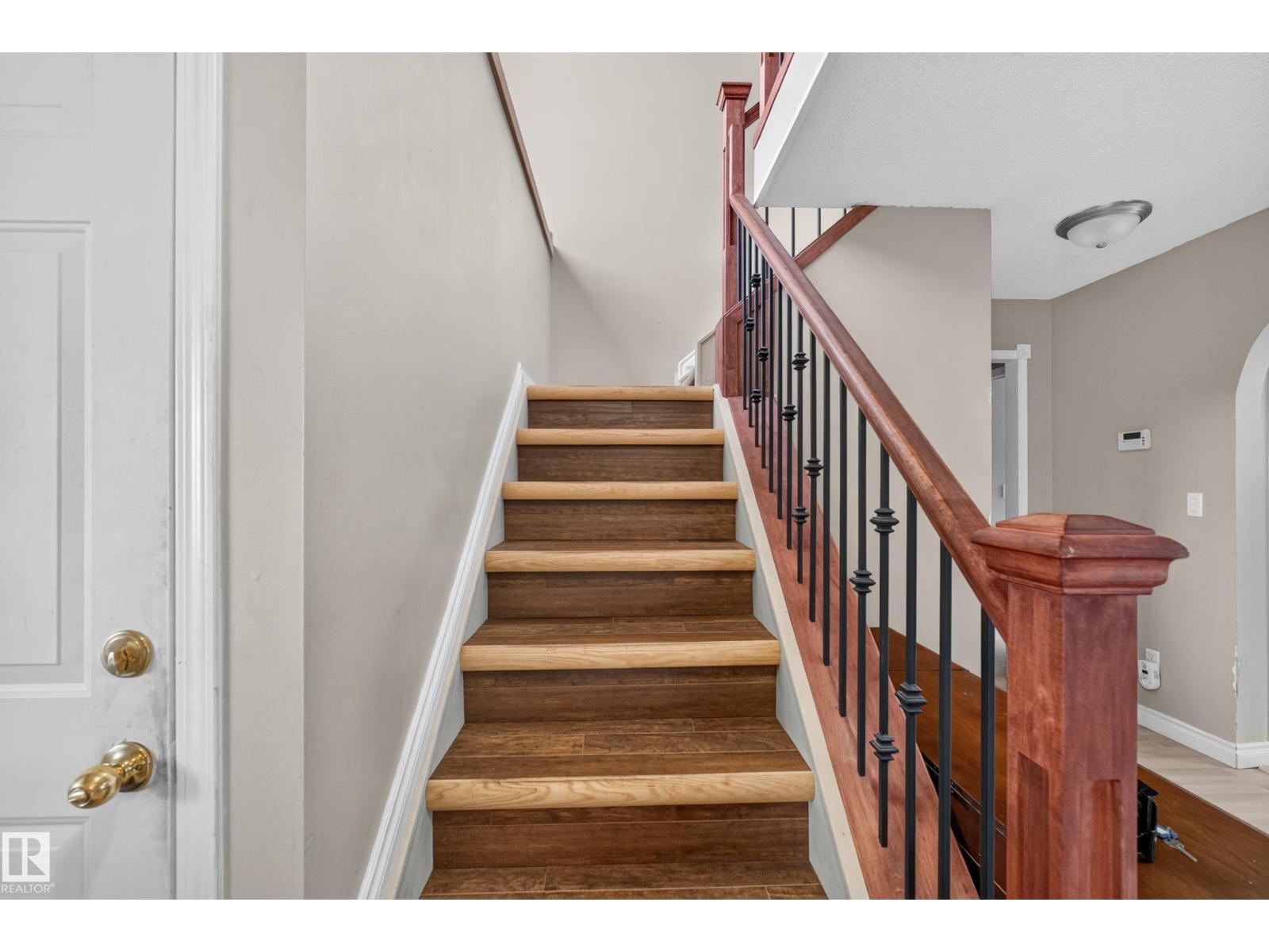 3841 62 ST NW - 32