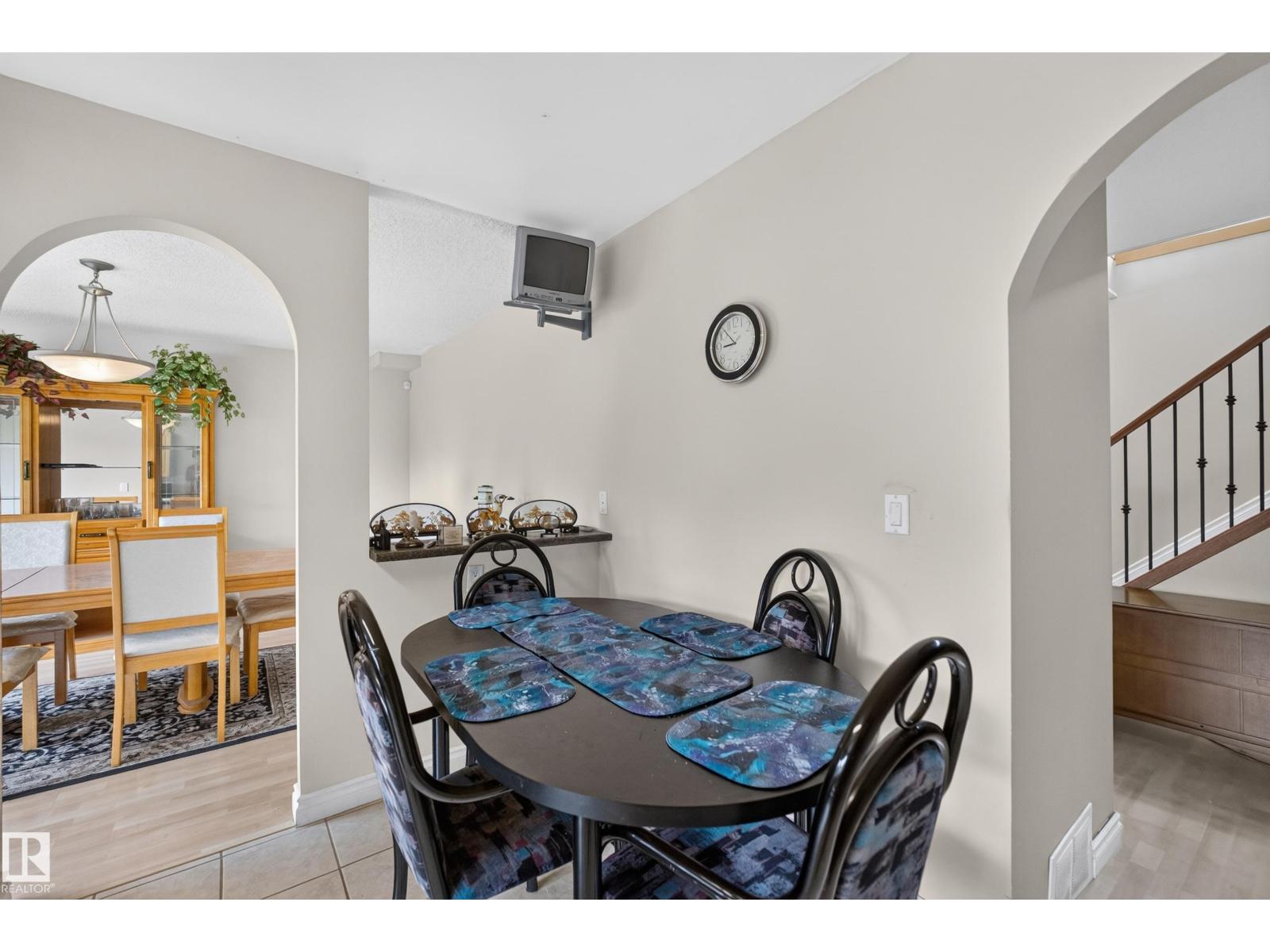 3841 62 ST NW - 23