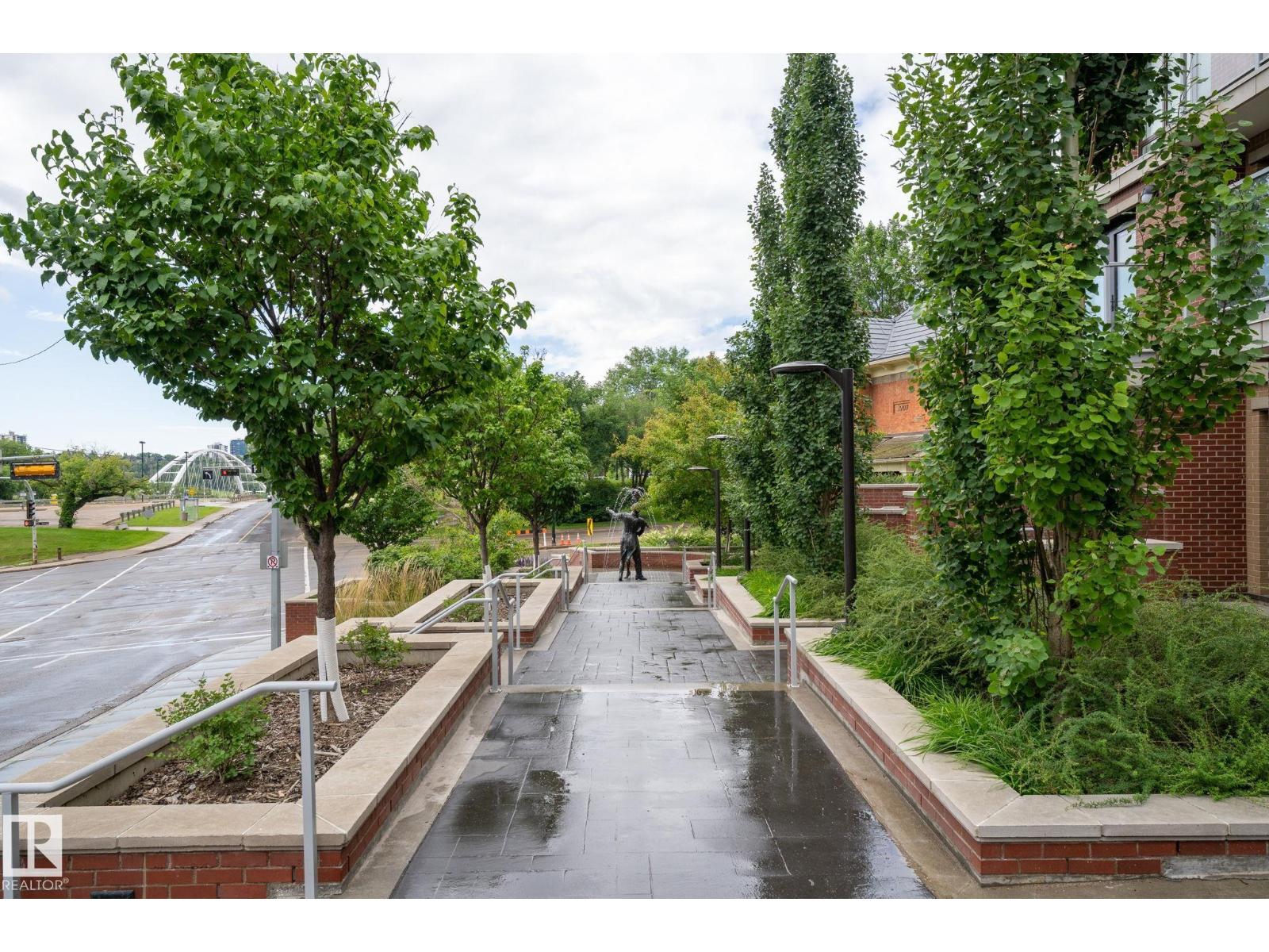 #1504 9720 106 ST NW - 26