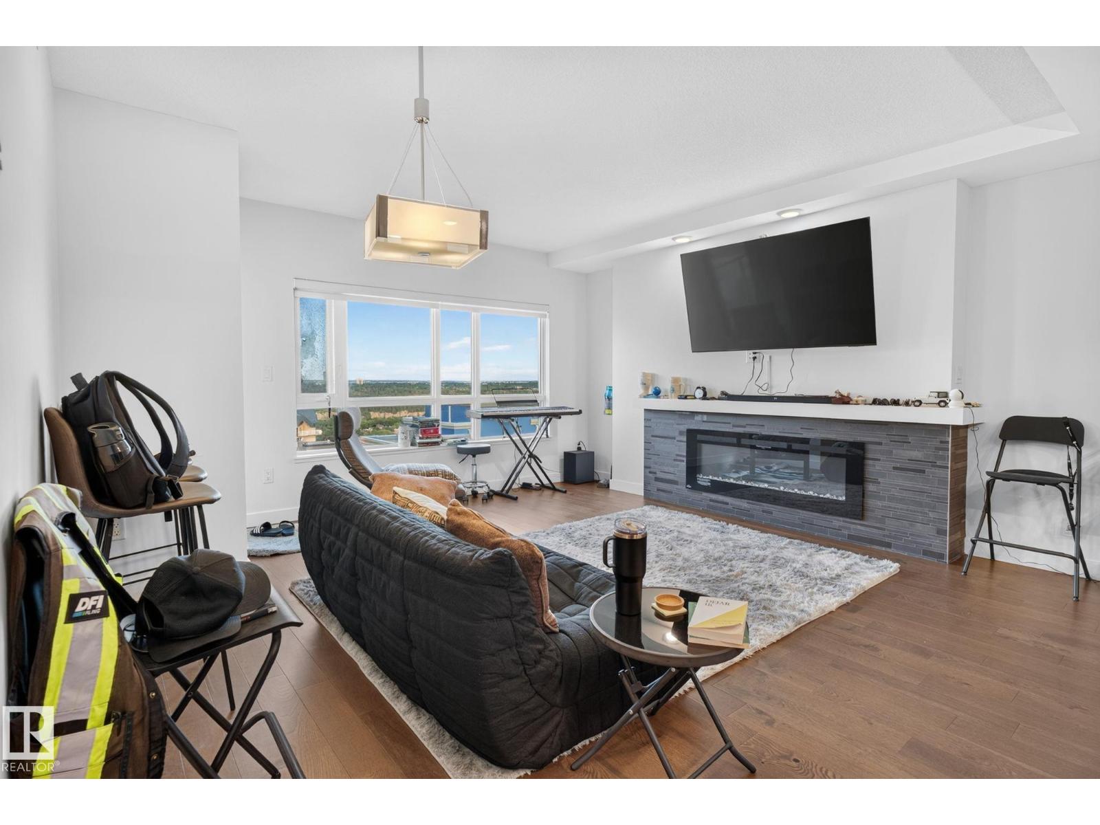 #1504 9720 106 ST NW - 4