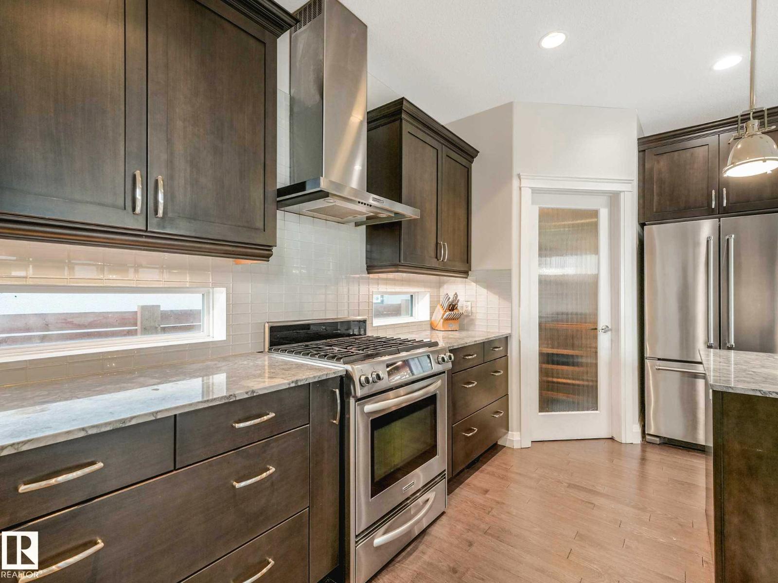 9330 83 ST NW - 15