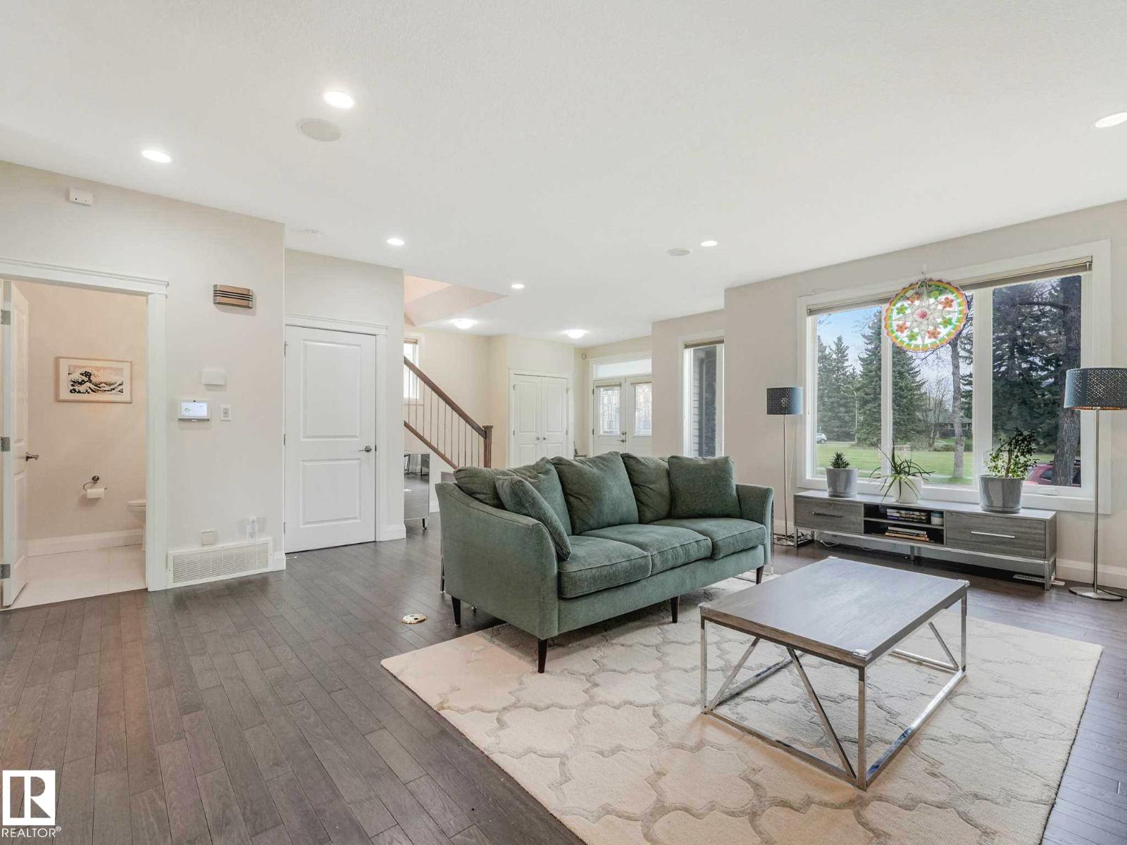 9330 83 ST NW - 7