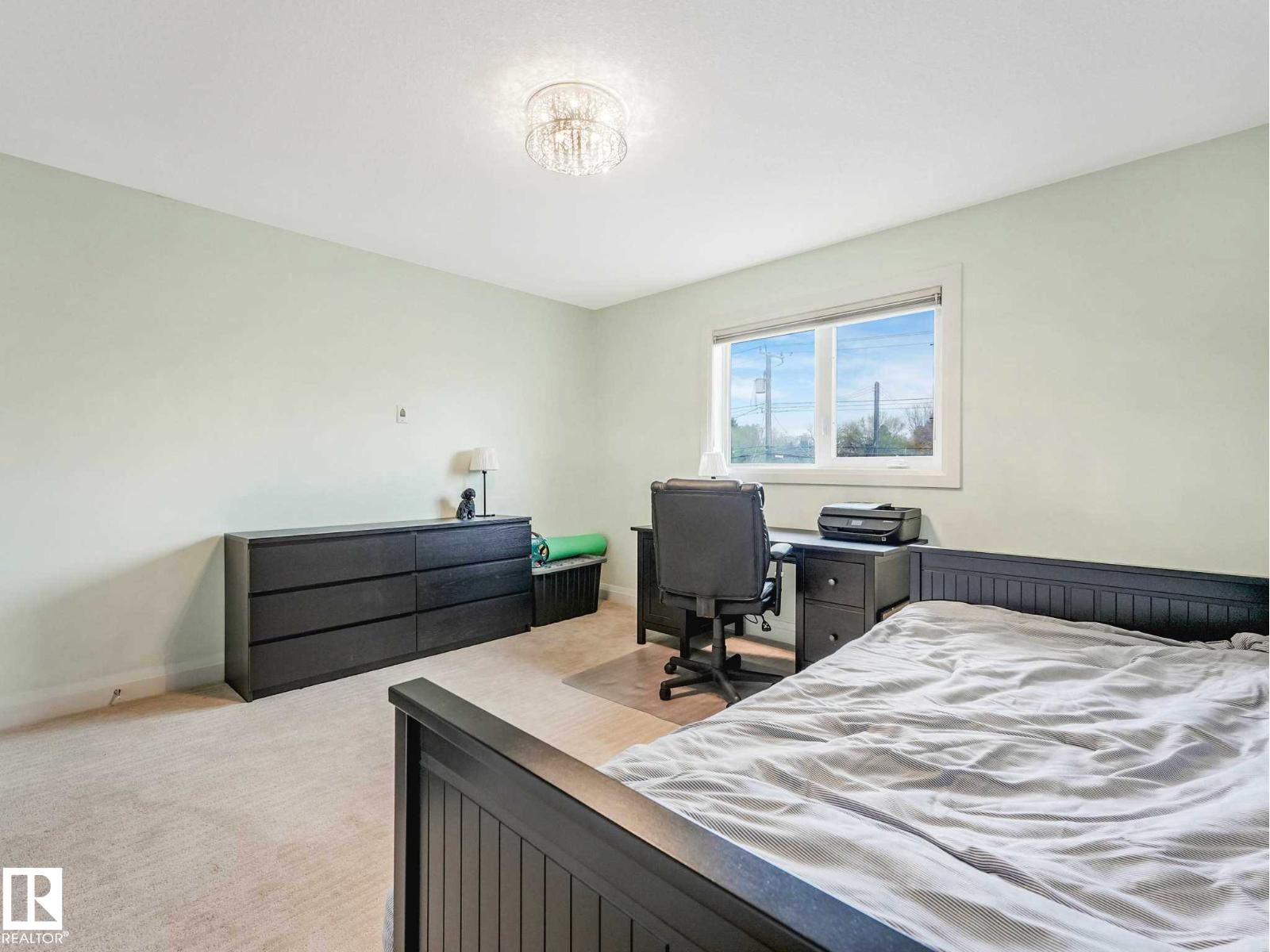 9330 83 ST NW - 32