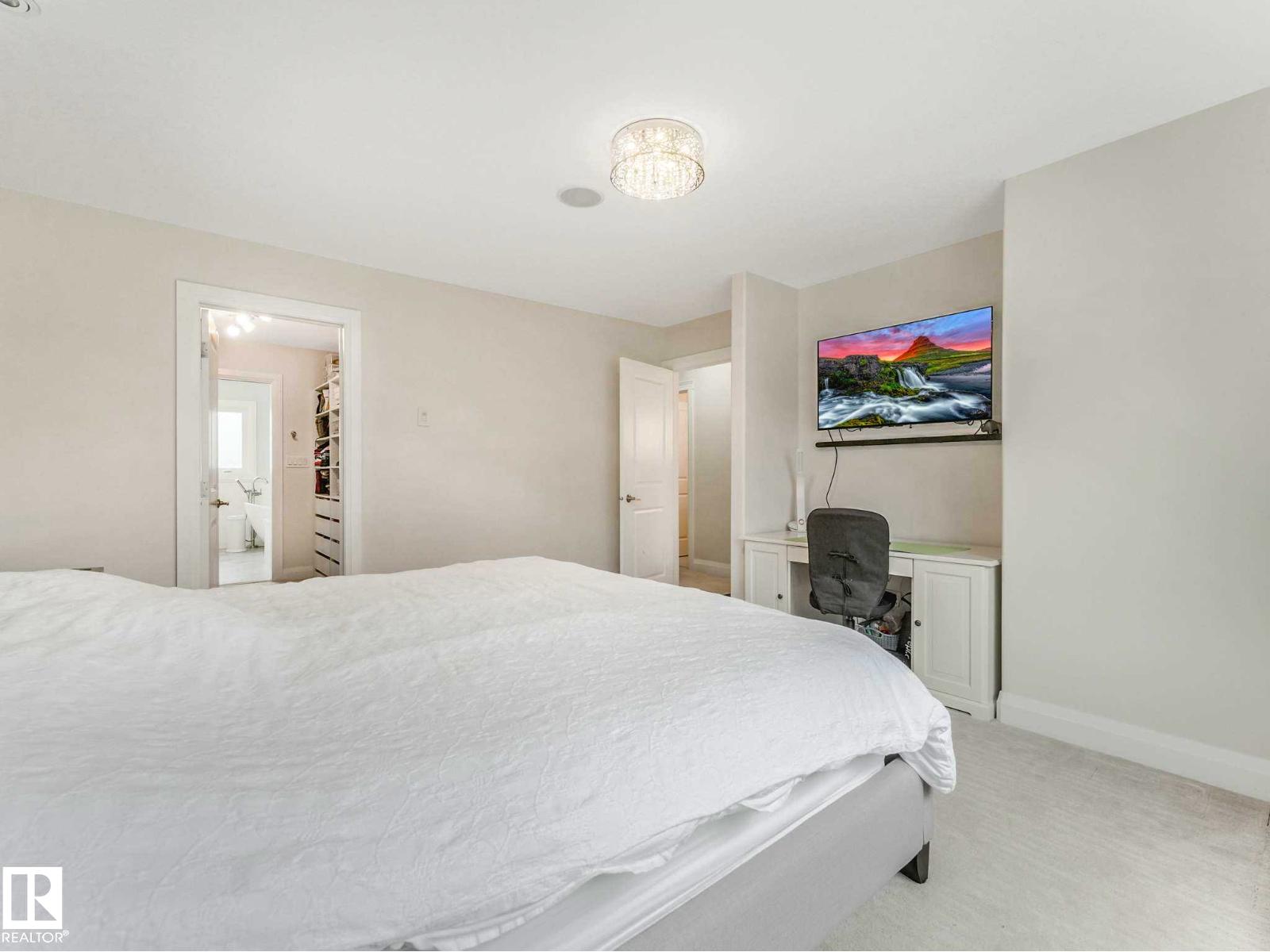 9330 83 ST NW - 20