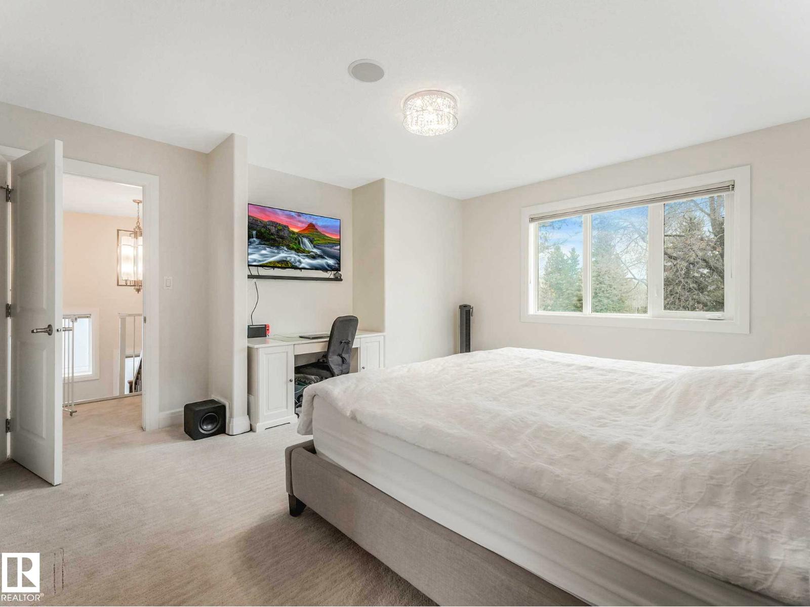 9330 83 ST NW - 19
