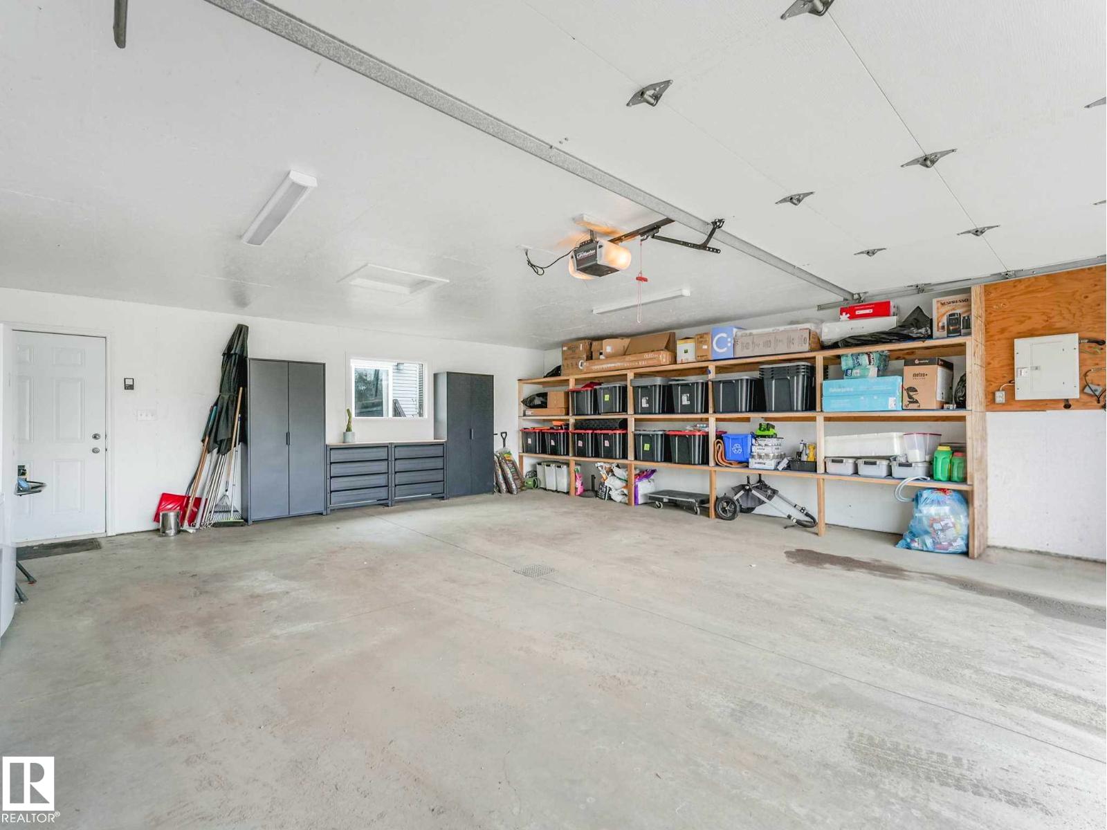 9330 83 ST NW - 54