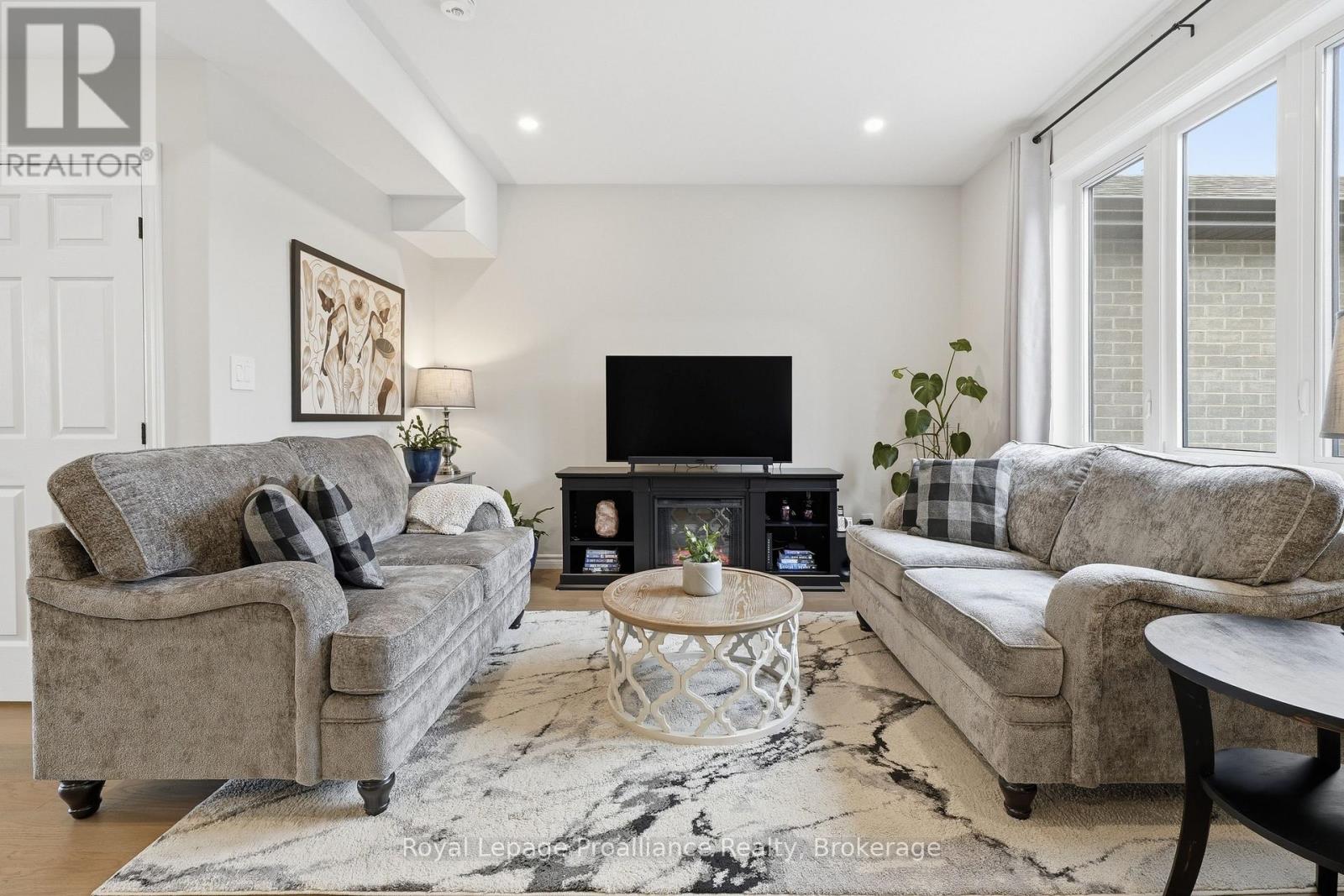 24 RIVERSTONE WAY - 13
