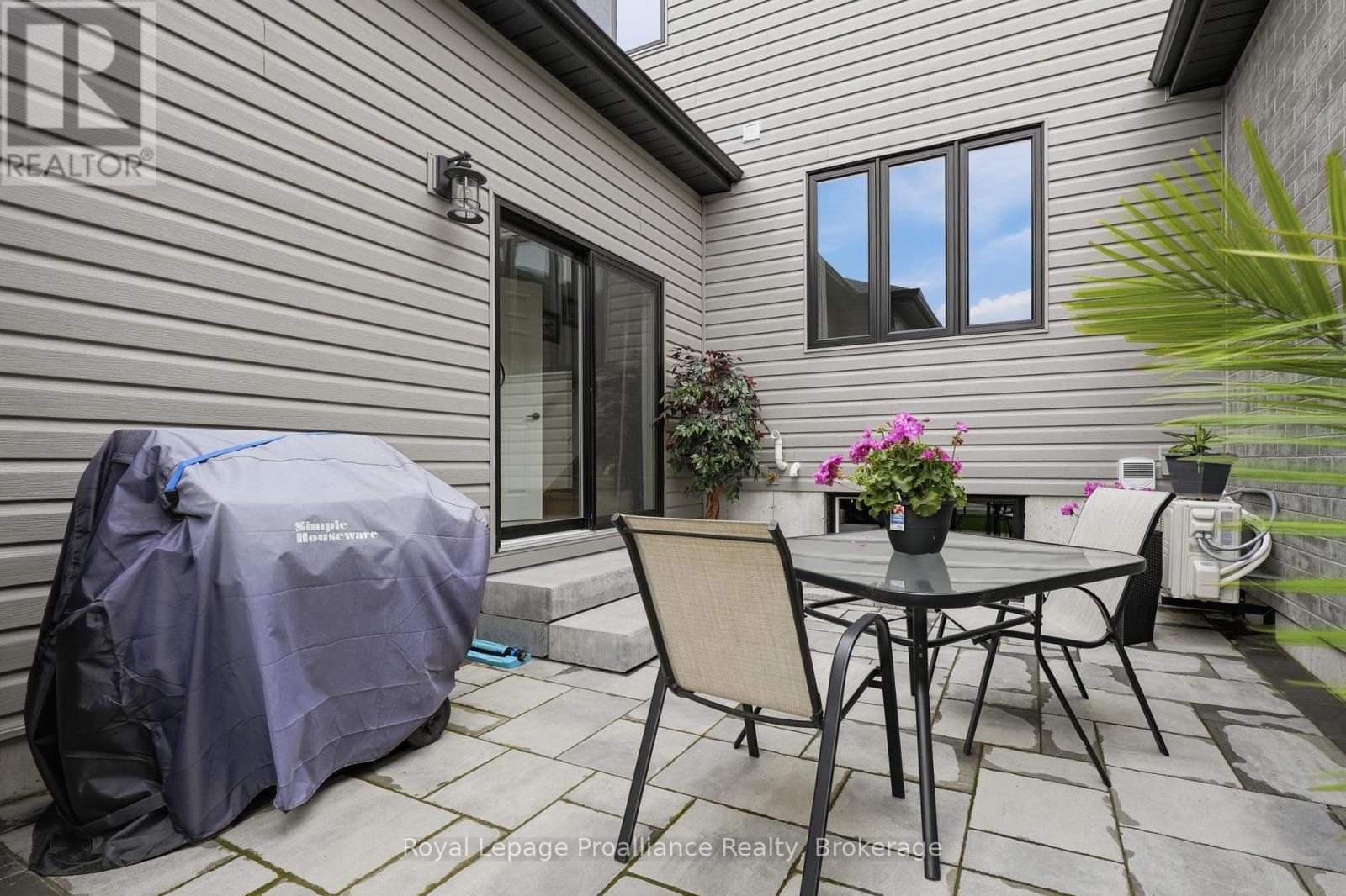 24 RIVERSTONE WAY - 35