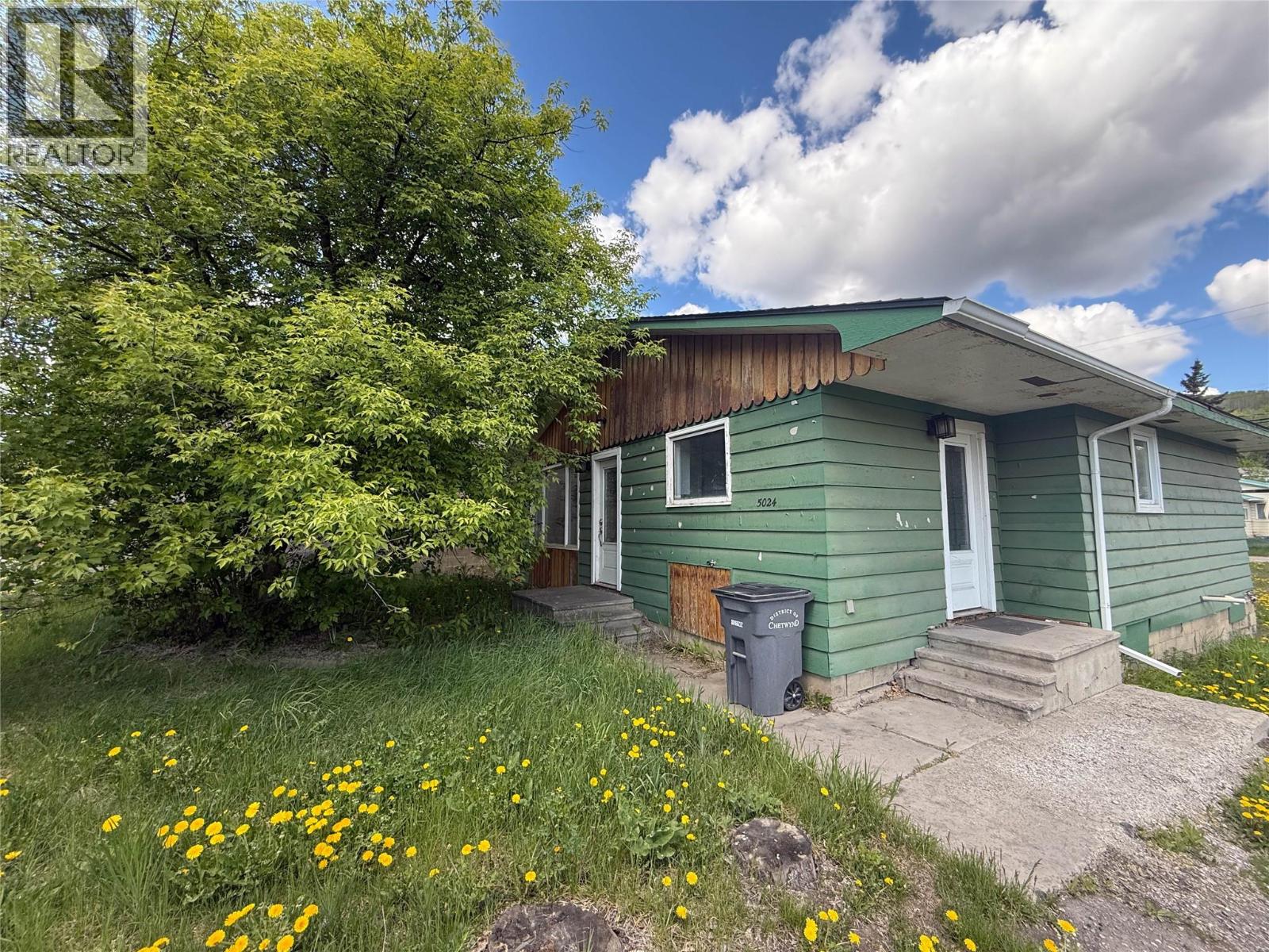 5024 49 Avenue NW - 1