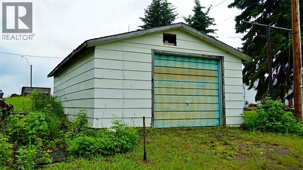 4 1 Avenue - Image 4