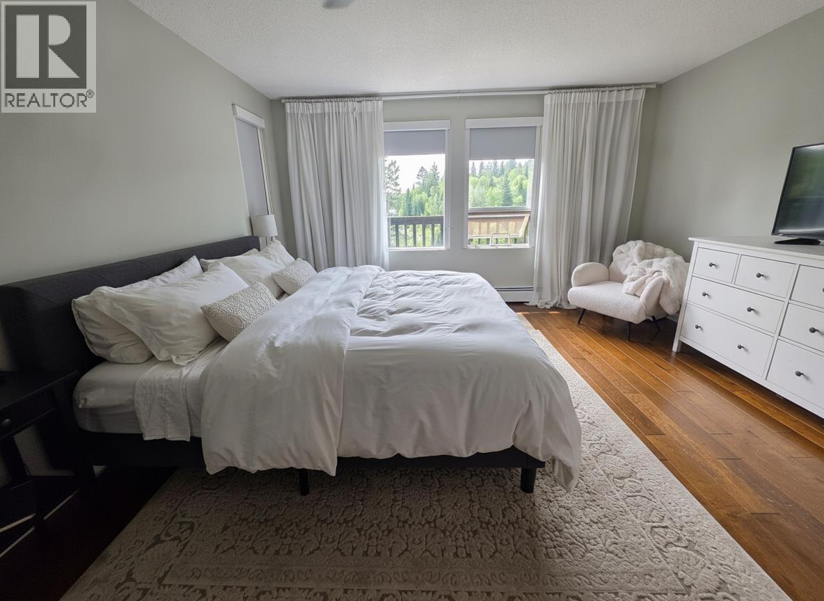Photo 17 of 40 — 9875 LAKESHORE DRIVE · Prince George, BC