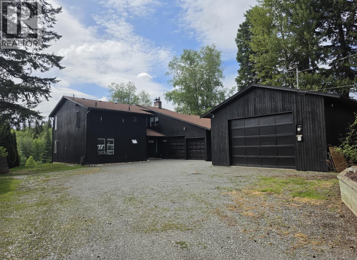 Photo 32 of 40 — 9875 LAKESHORE DRIVE · Prince George, BC