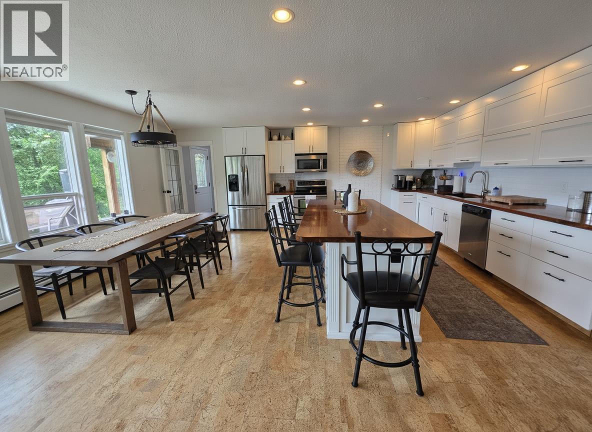 Dining room of 9875 LAKESHORE DRIVE · Prince George, BC